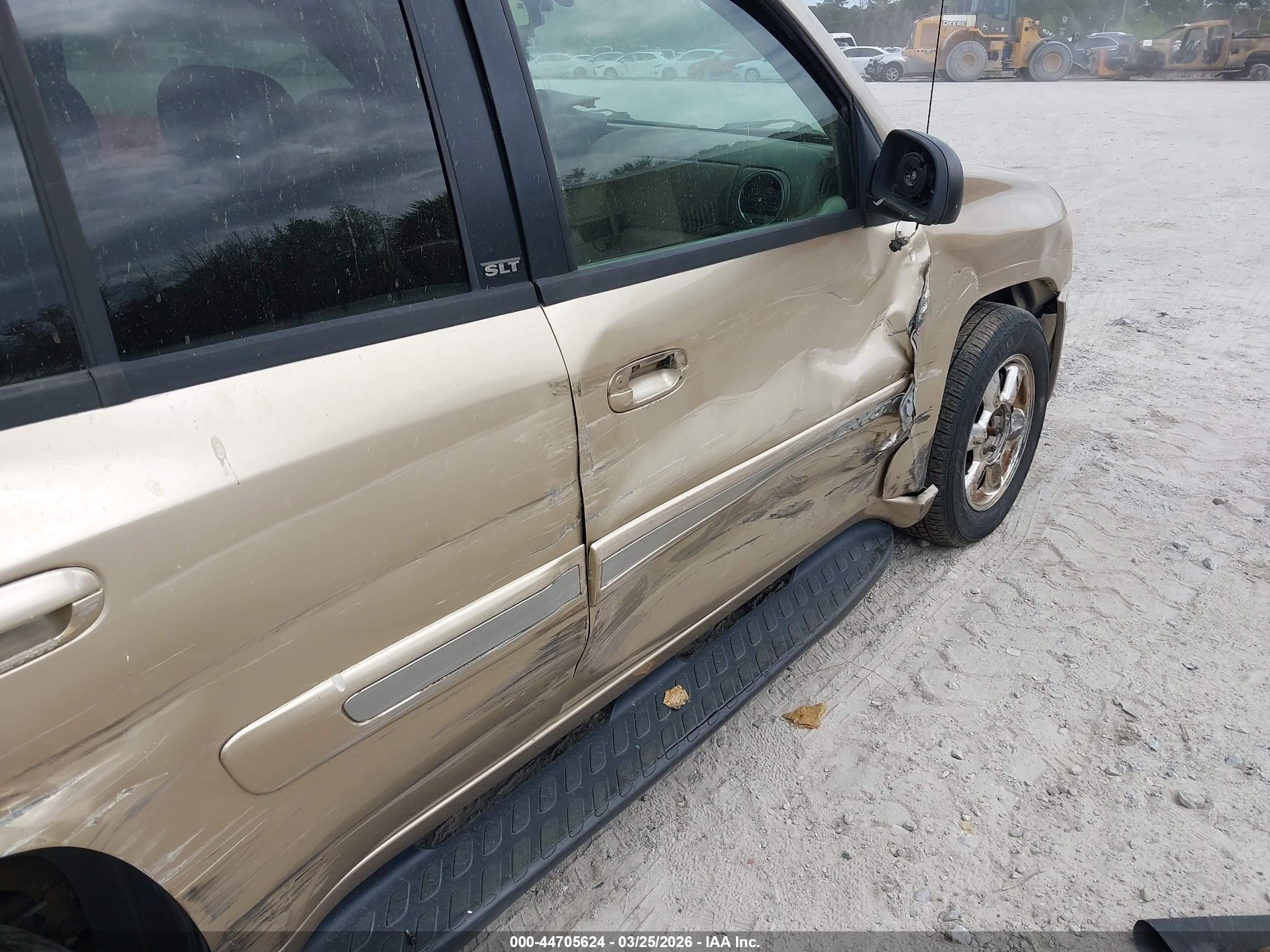 GMC ENVOY image 6