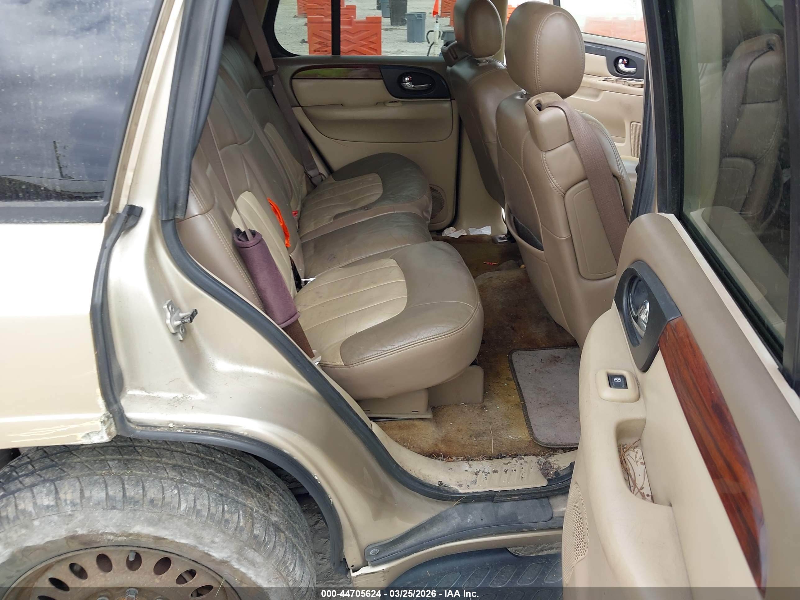 GMC ENVOY image 8