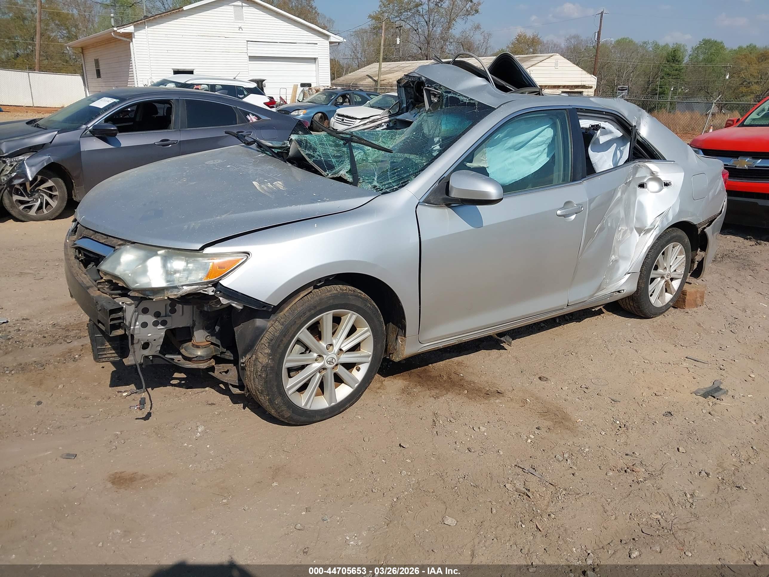 TOYOTA CAMRY image 2