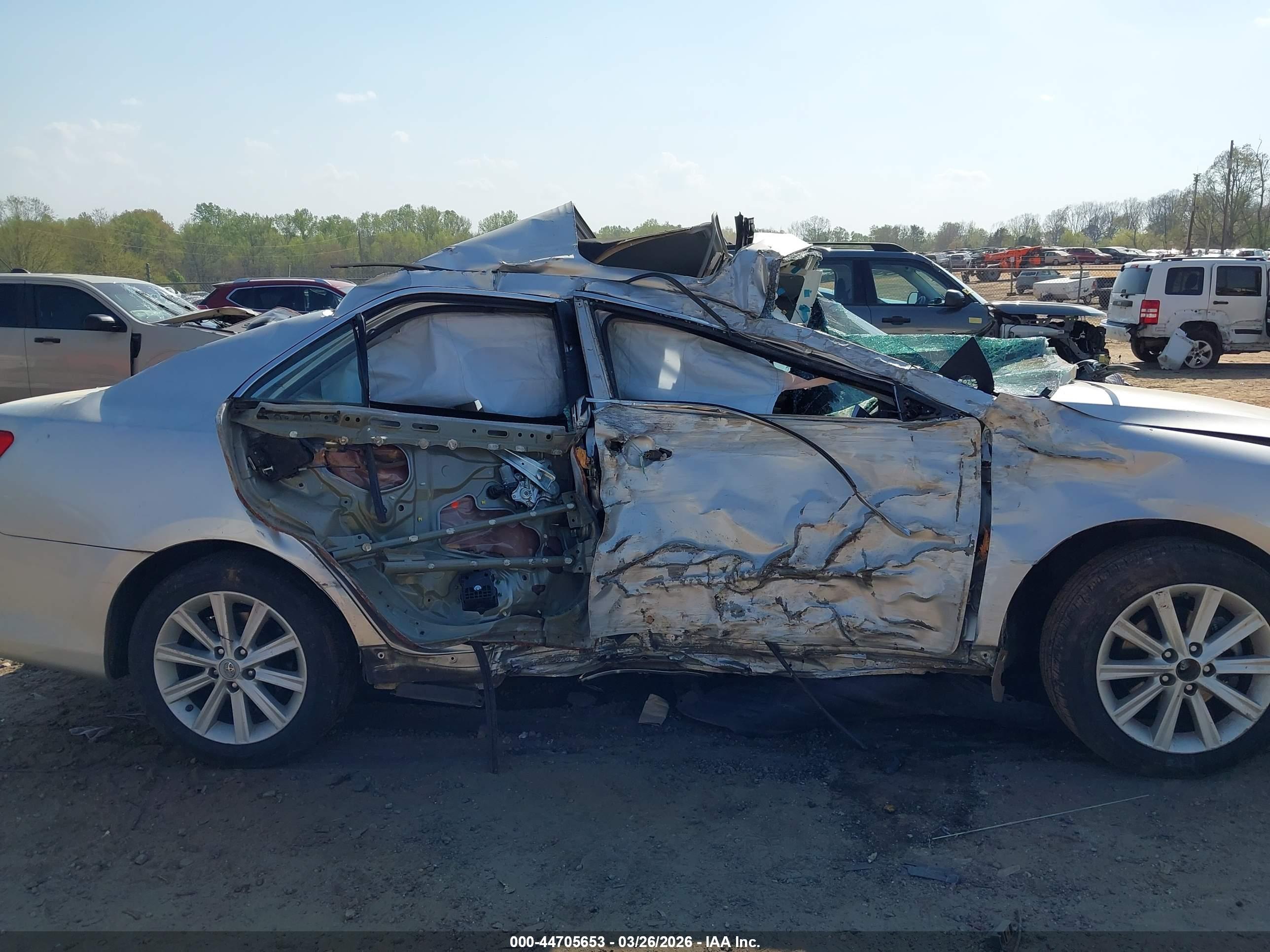 TOYOTA CAMRY image 6