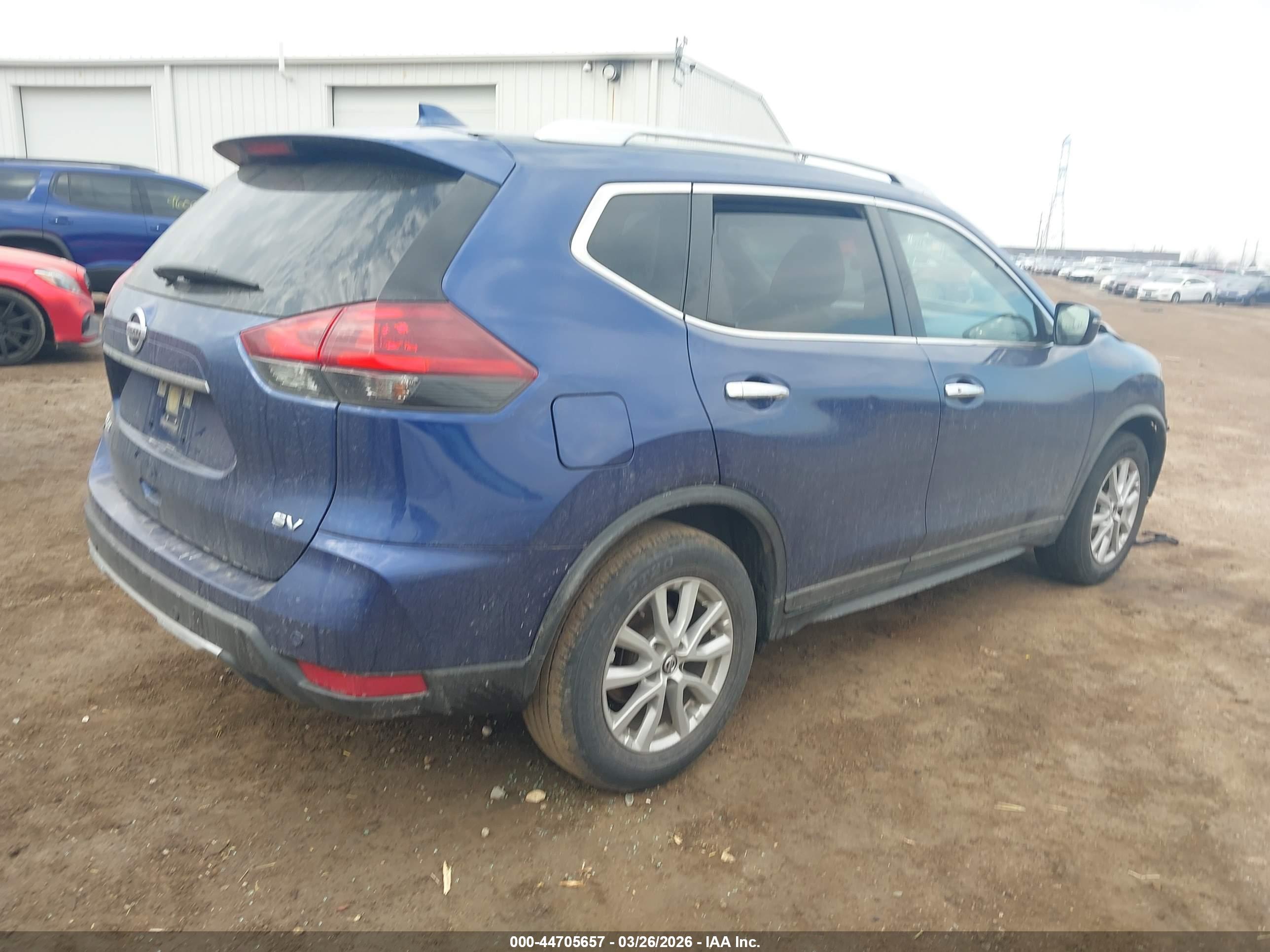 NISSAN ROGUE image 4