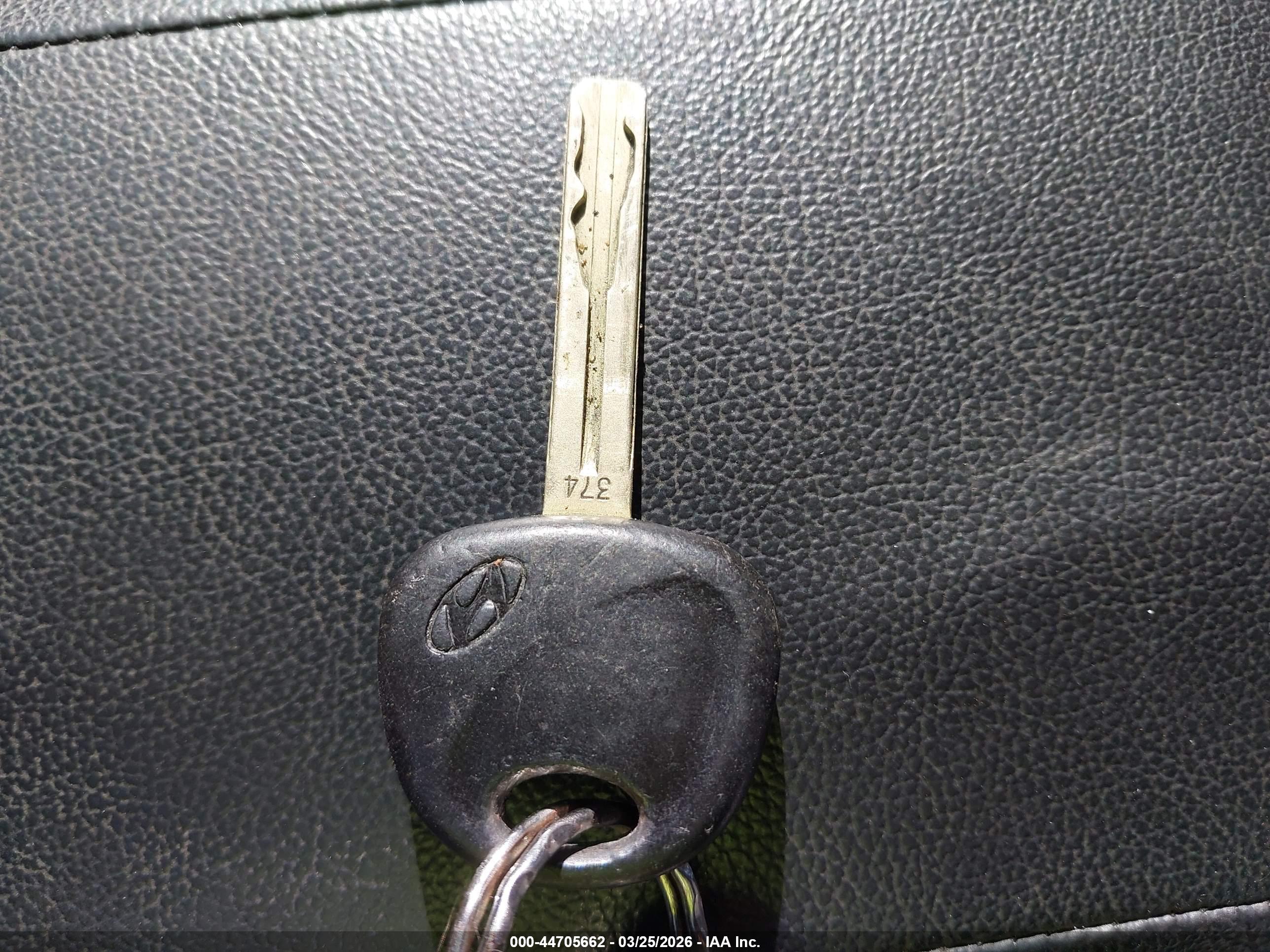 HYUNDAI ELANTRA image 11