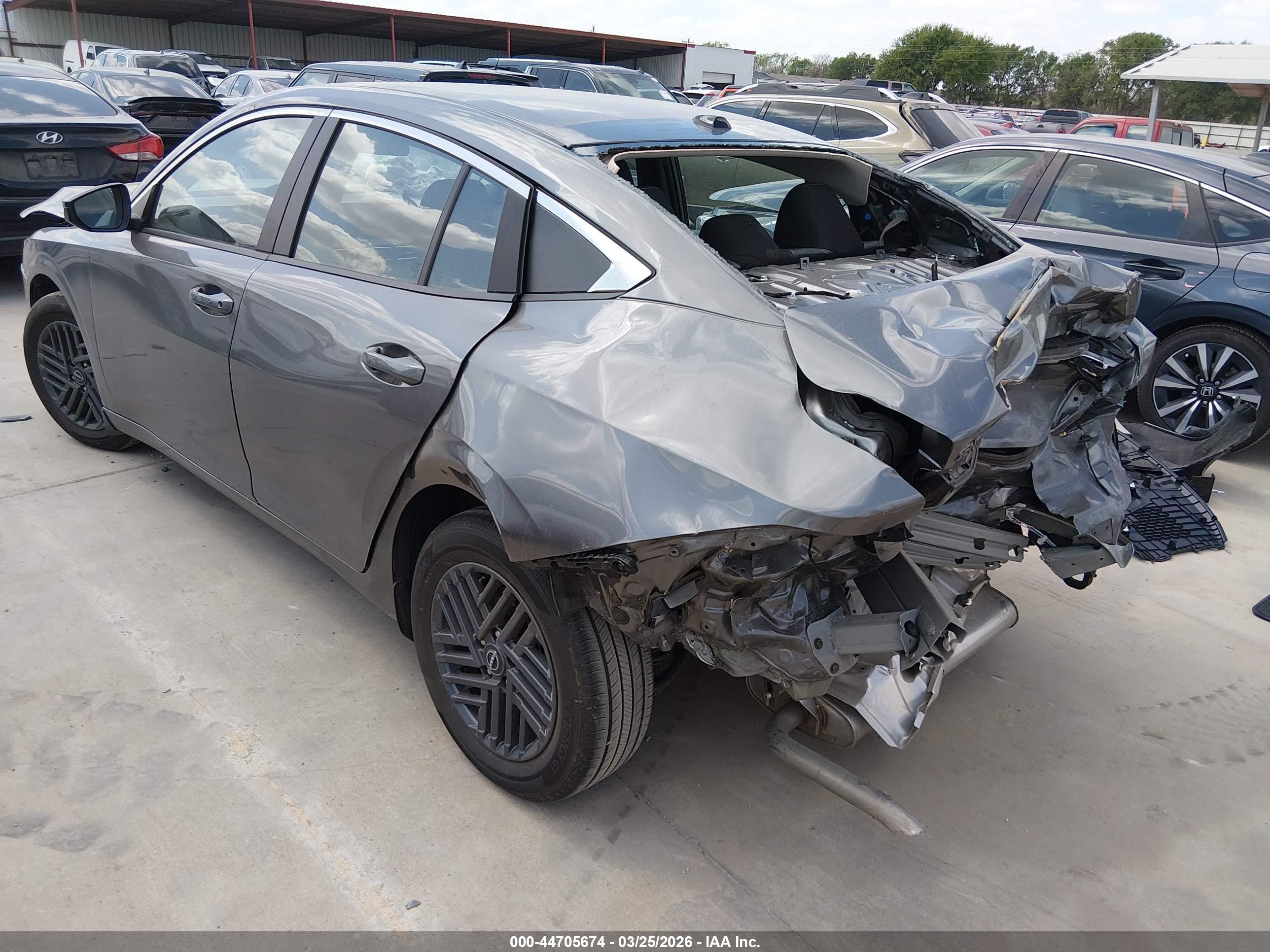 NISSAN SENTRA image 3