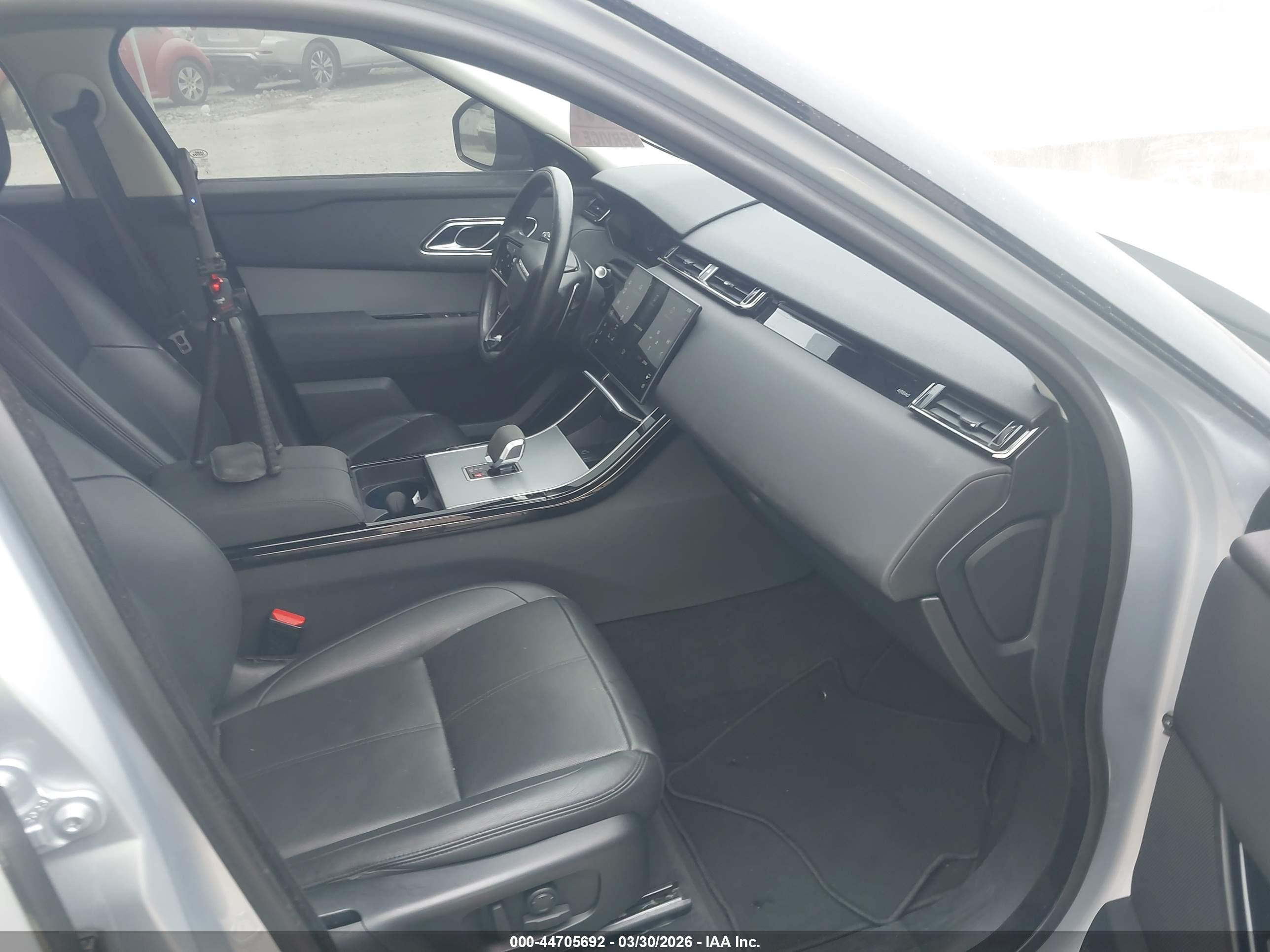 LAND ROVER image 5