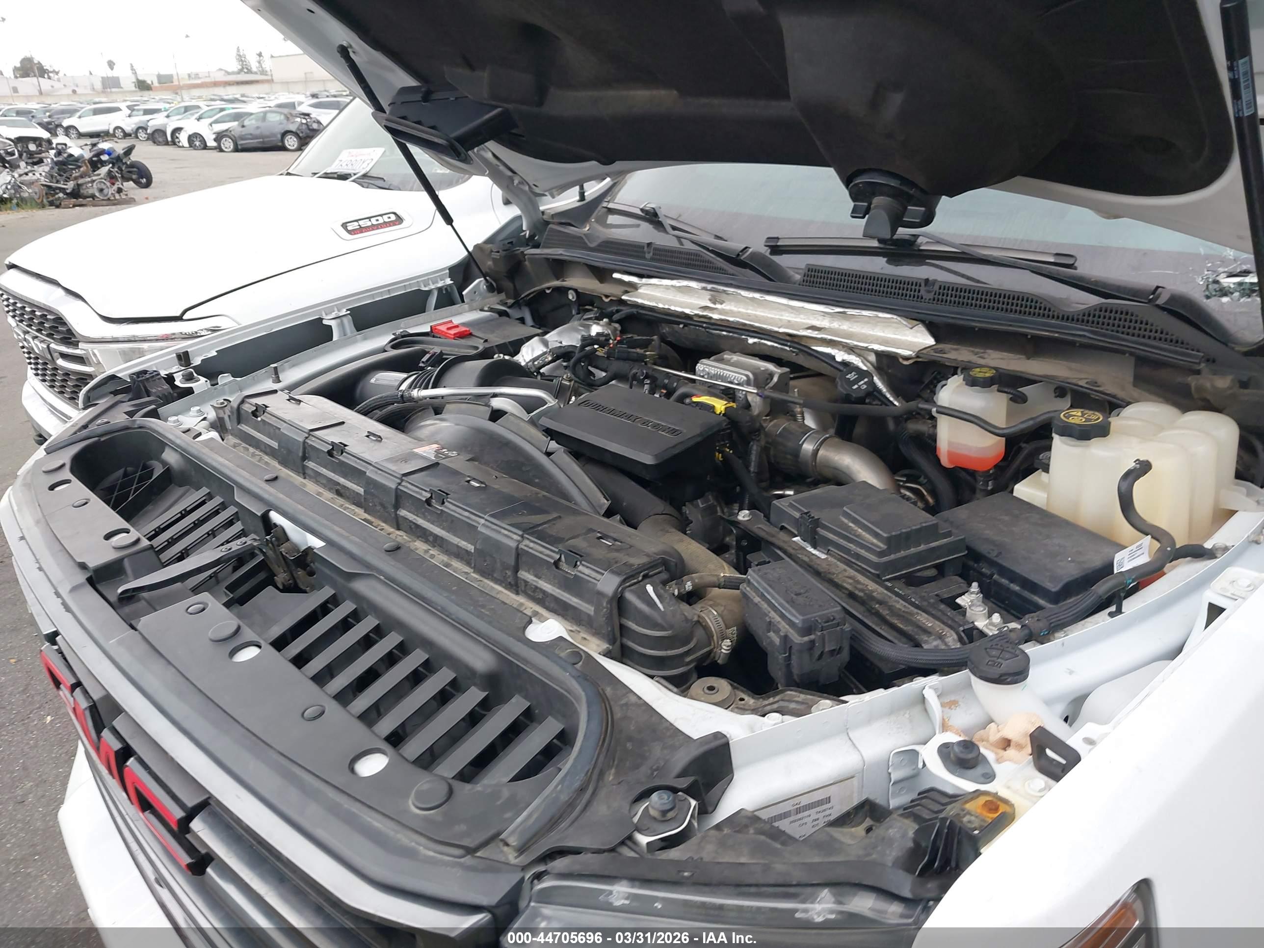 GMC SIERRA image 10