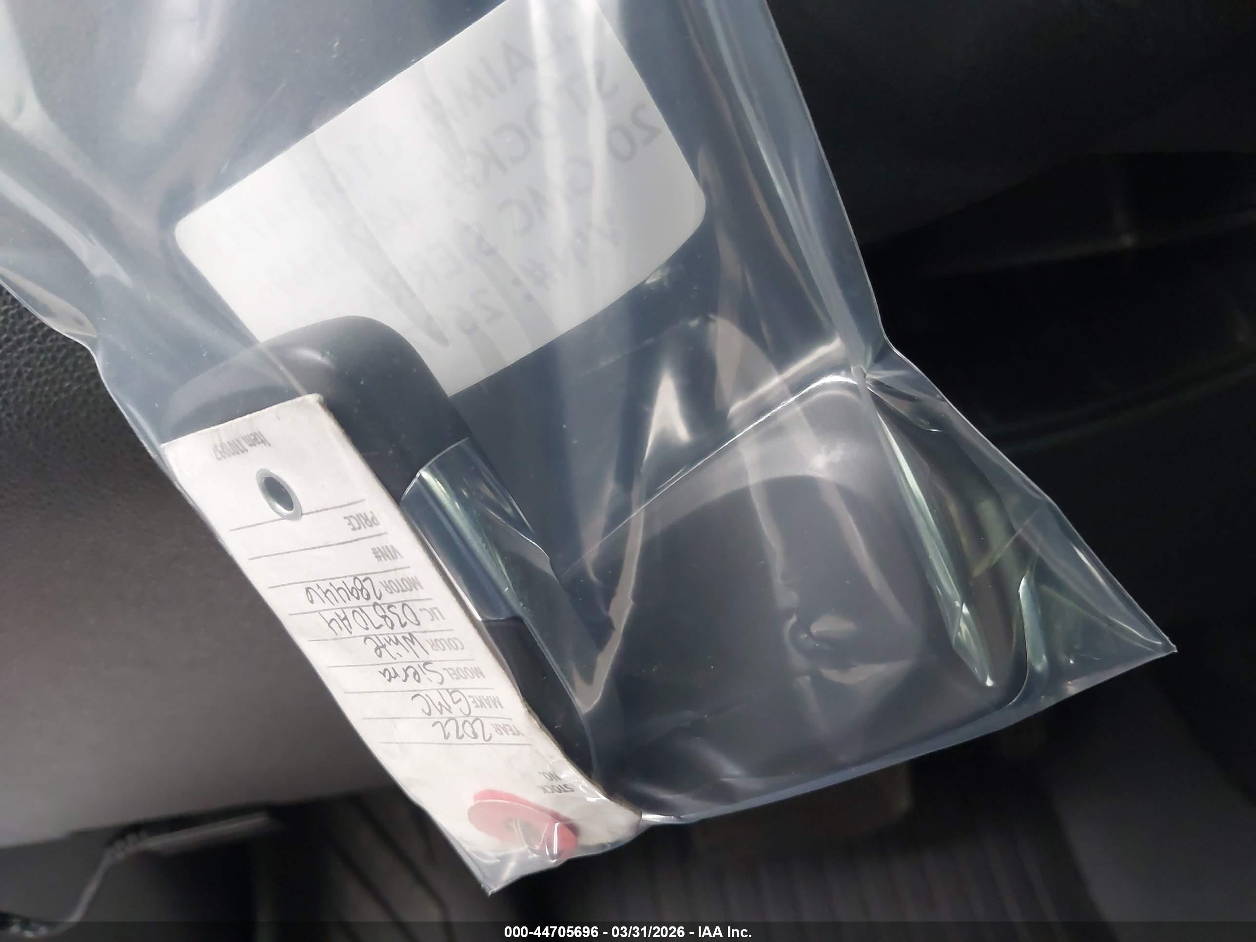 GMC SIERRA image 11
