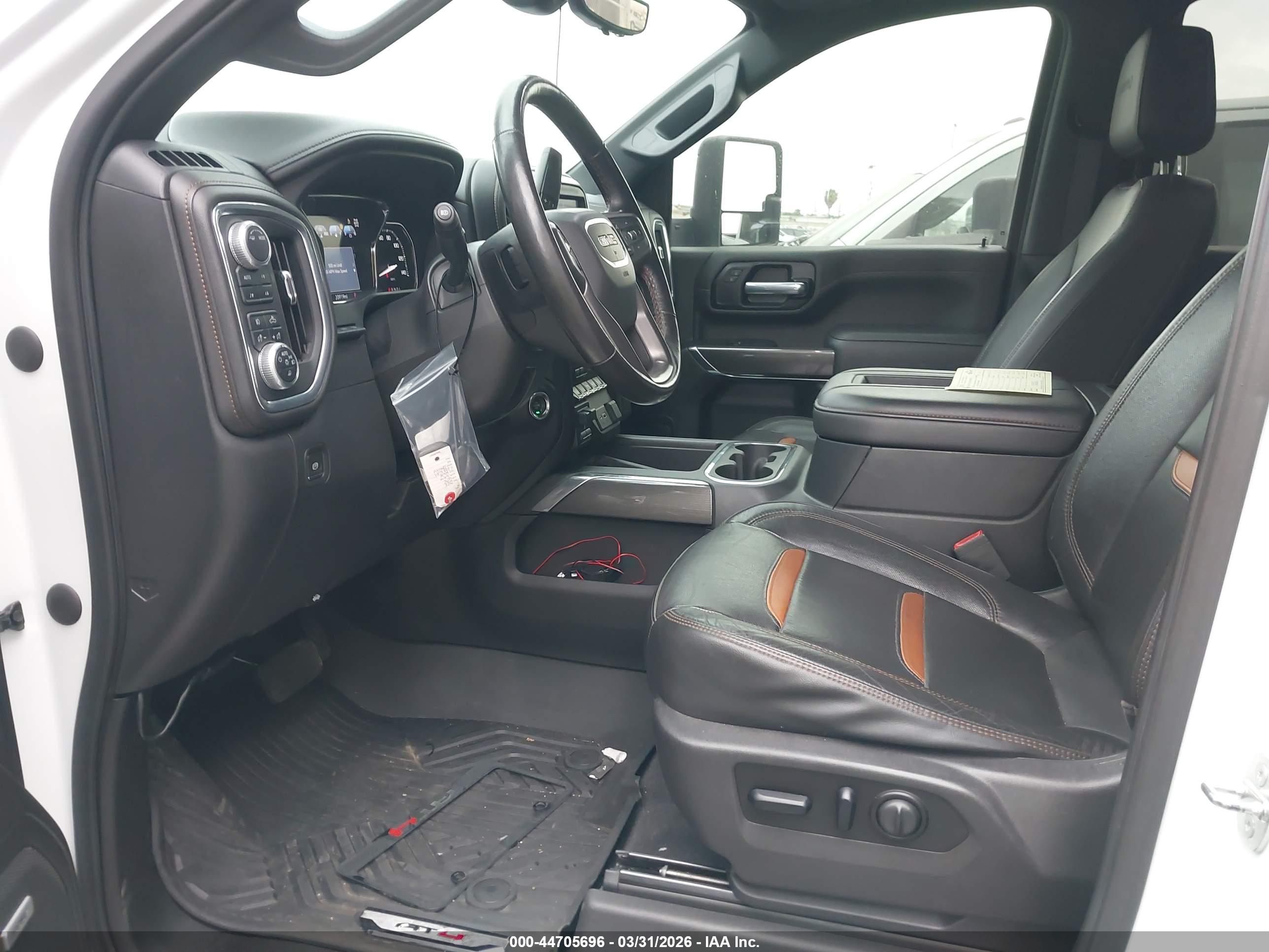GMC SIERRA image 7