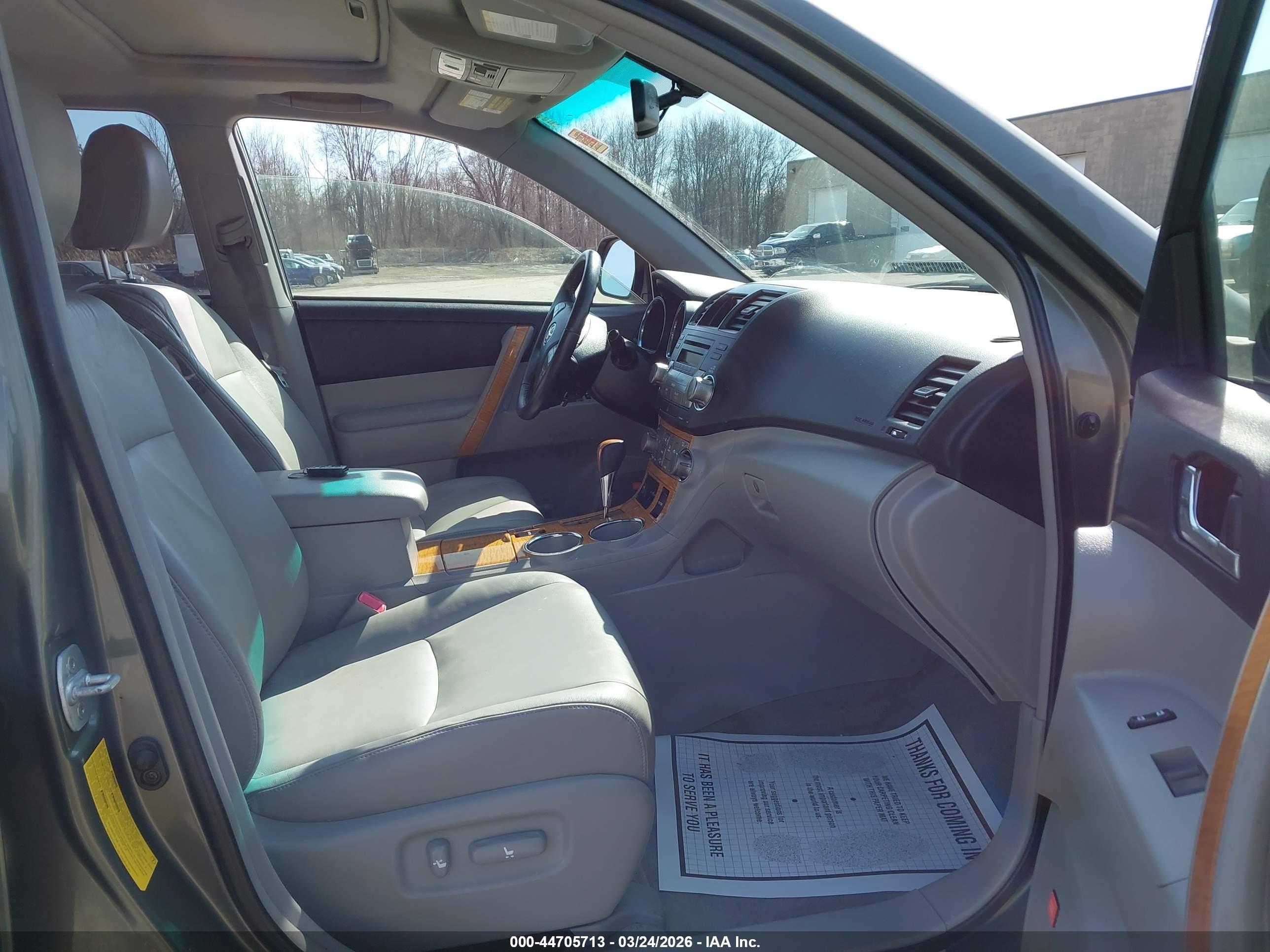 TOYOTA HIGHLANDER image 5