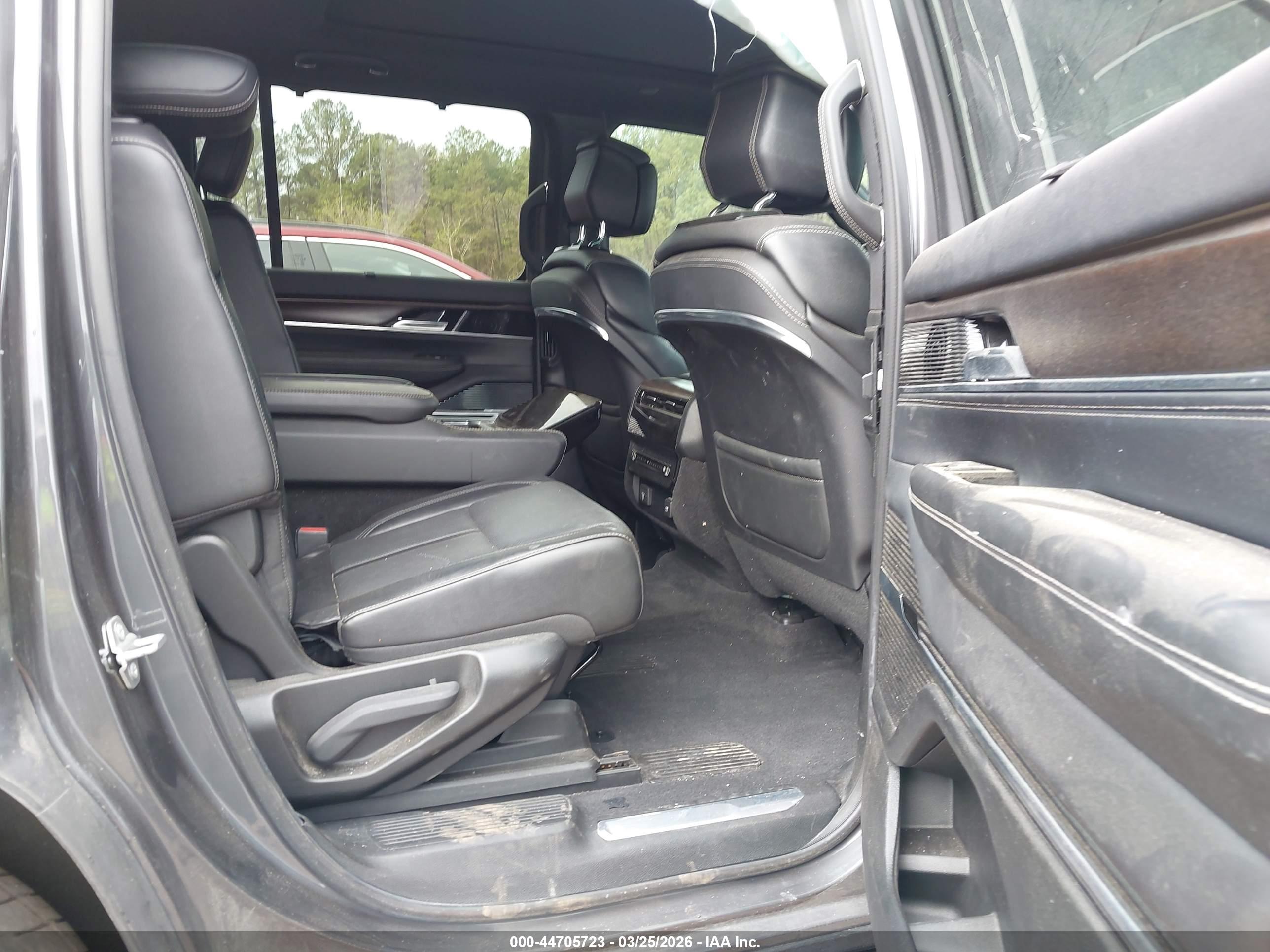 JEEP GRAND image 8