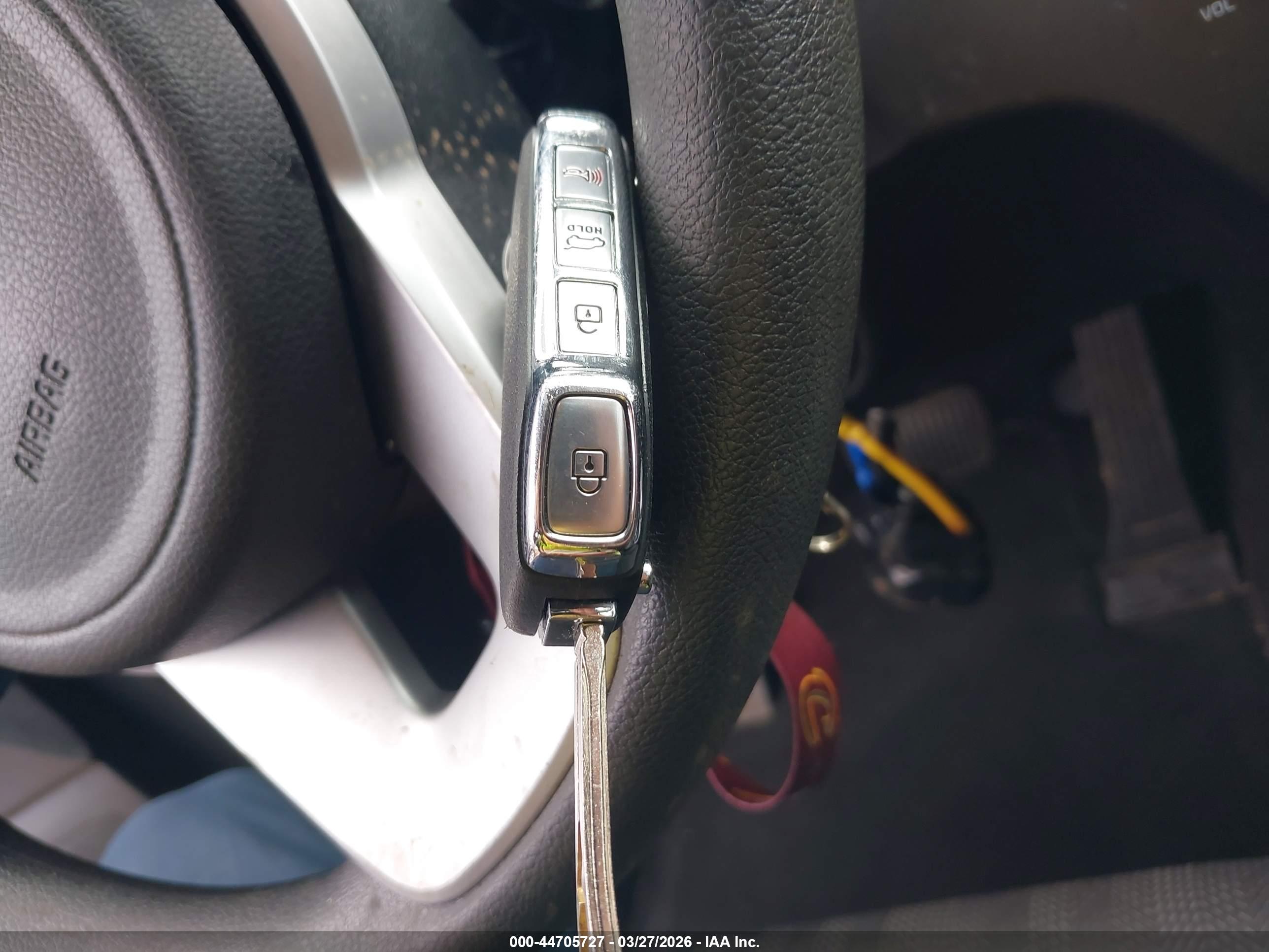 KIA SPORTAGE image 11