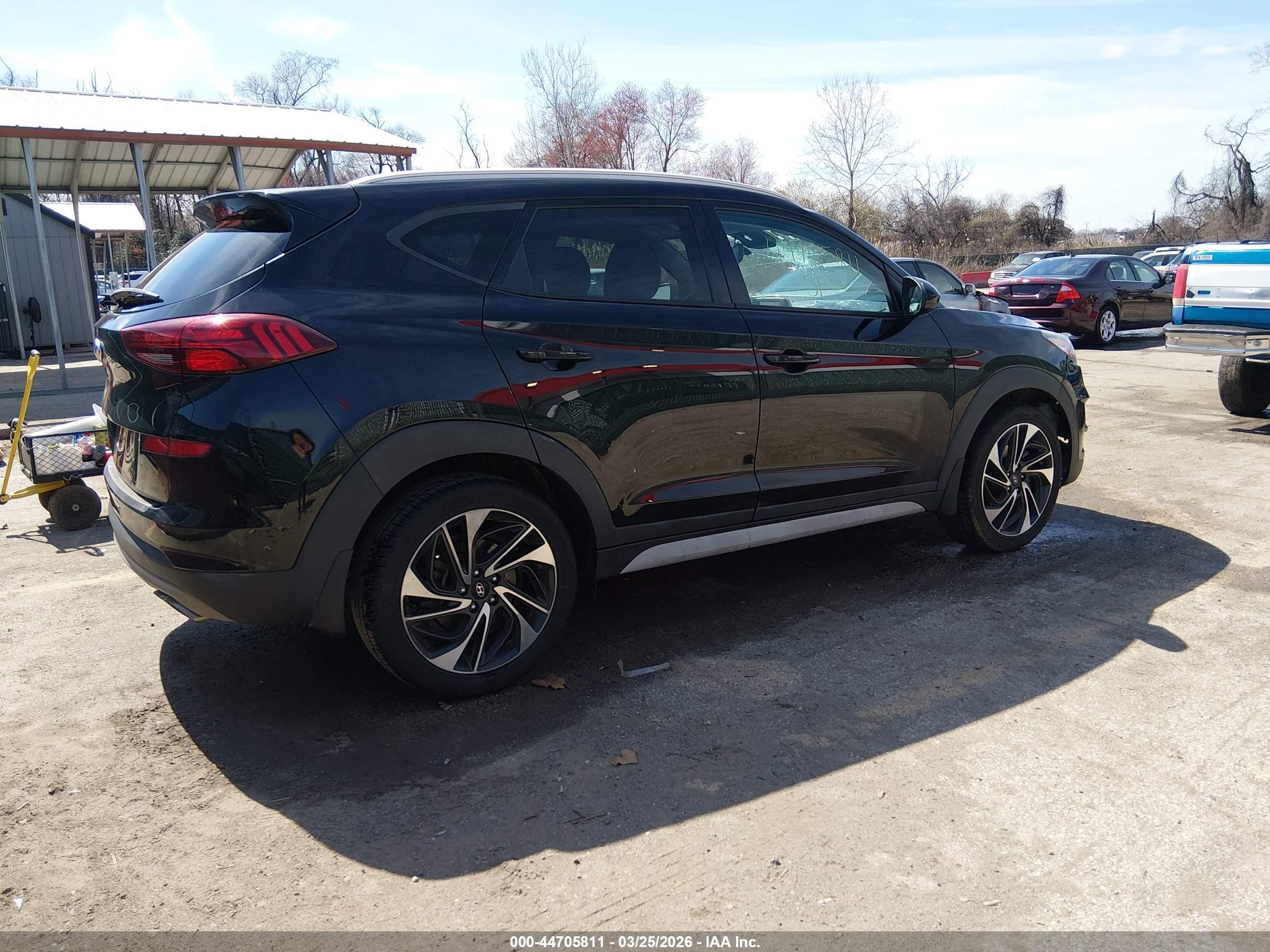 HYUNDAI TUCSON image 4