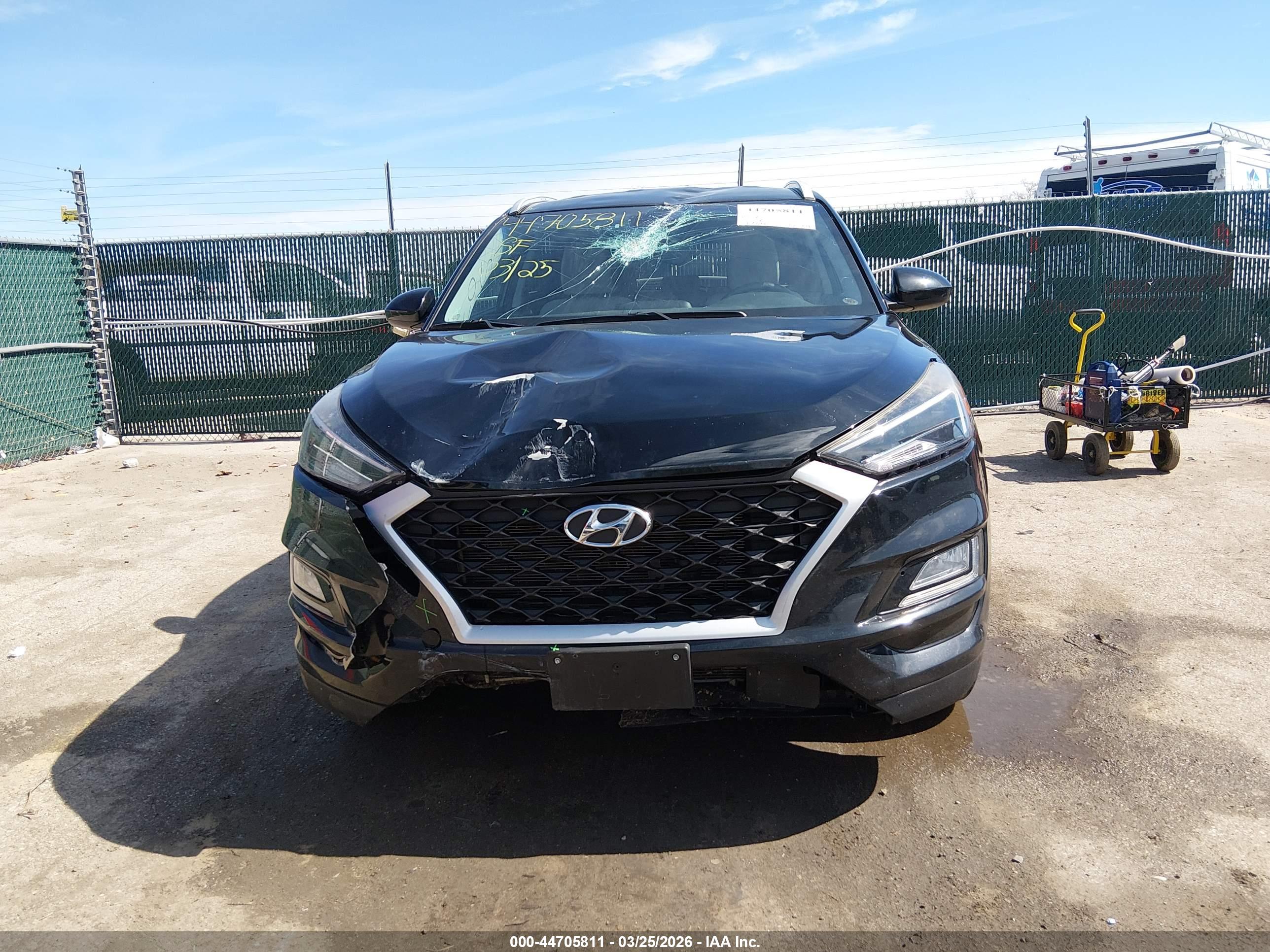 HYUNDAI TUCSON image 6