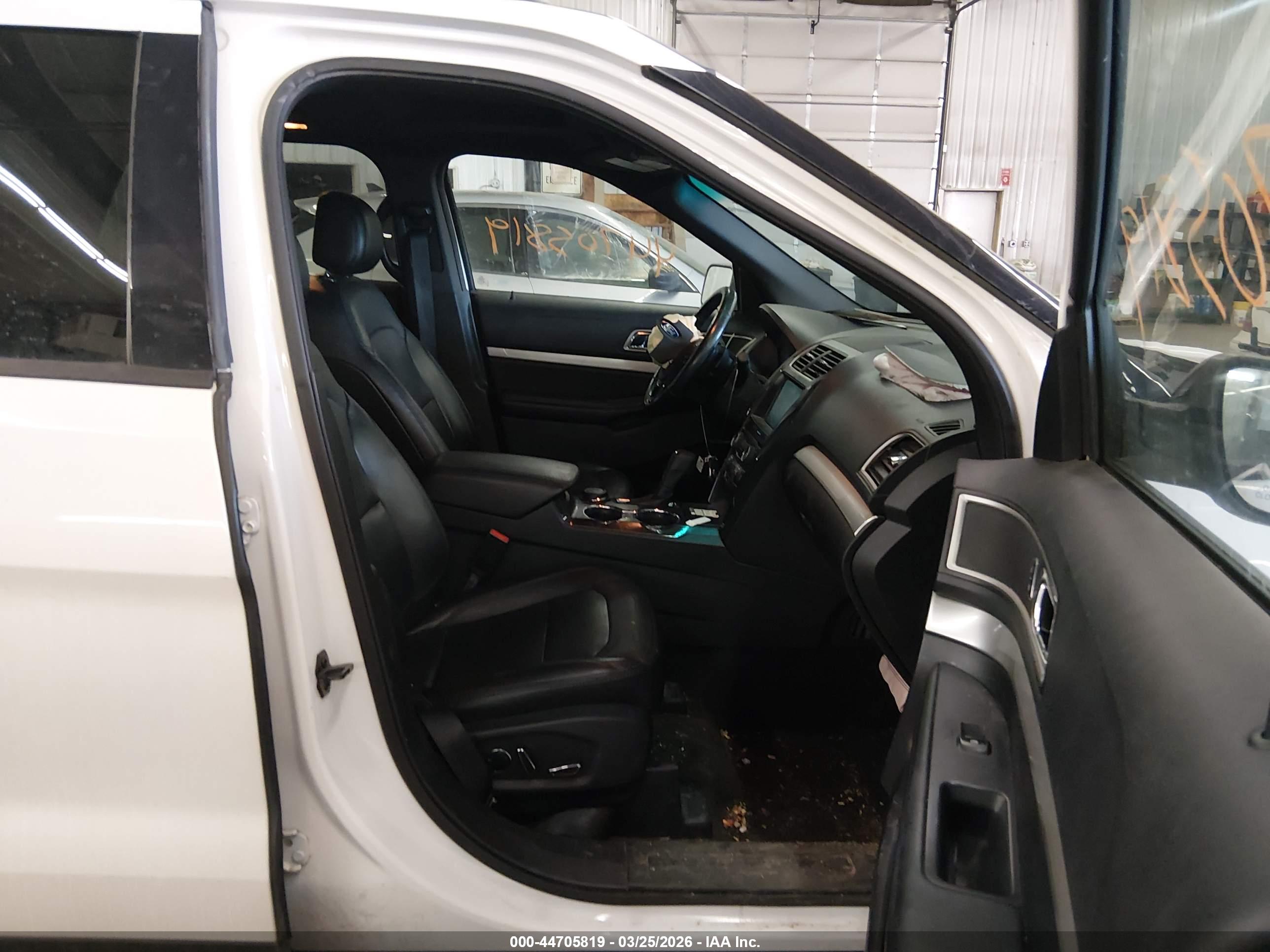 FORD EXPLORER image 5