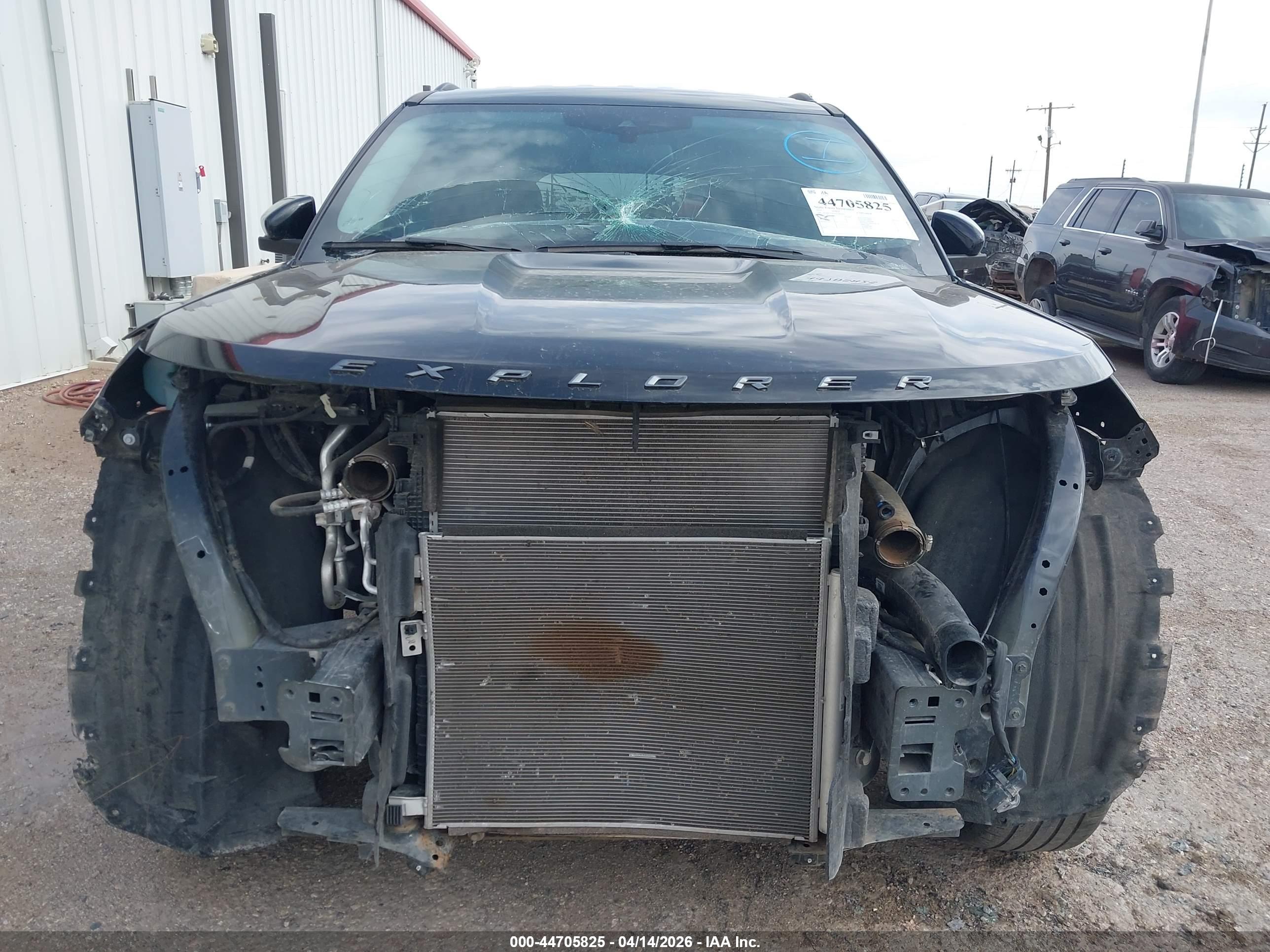 FORD EXPLORER image 6