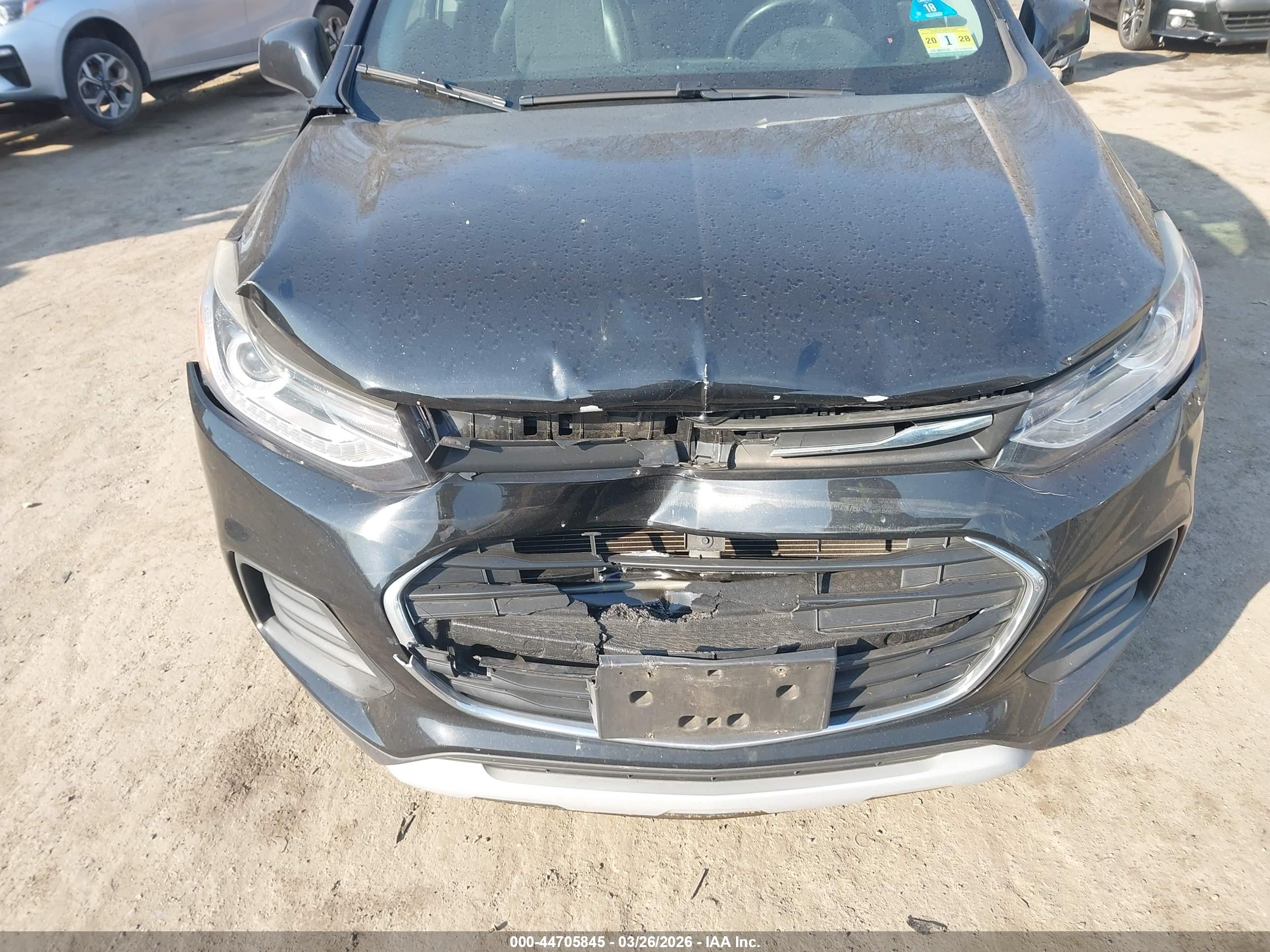 CHEVROLET TRAX image 6