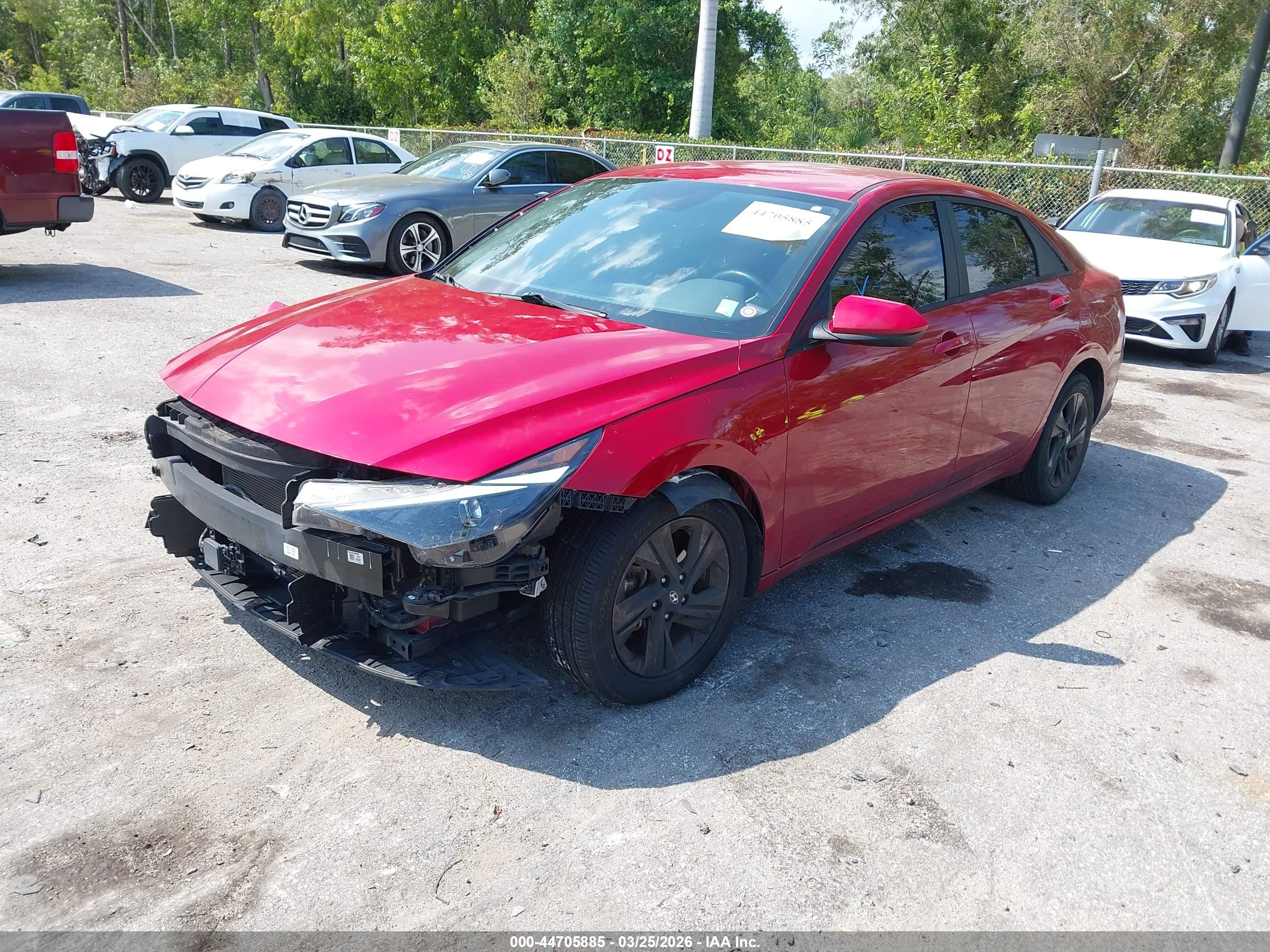 HYUNDAI ELANTRA image 2