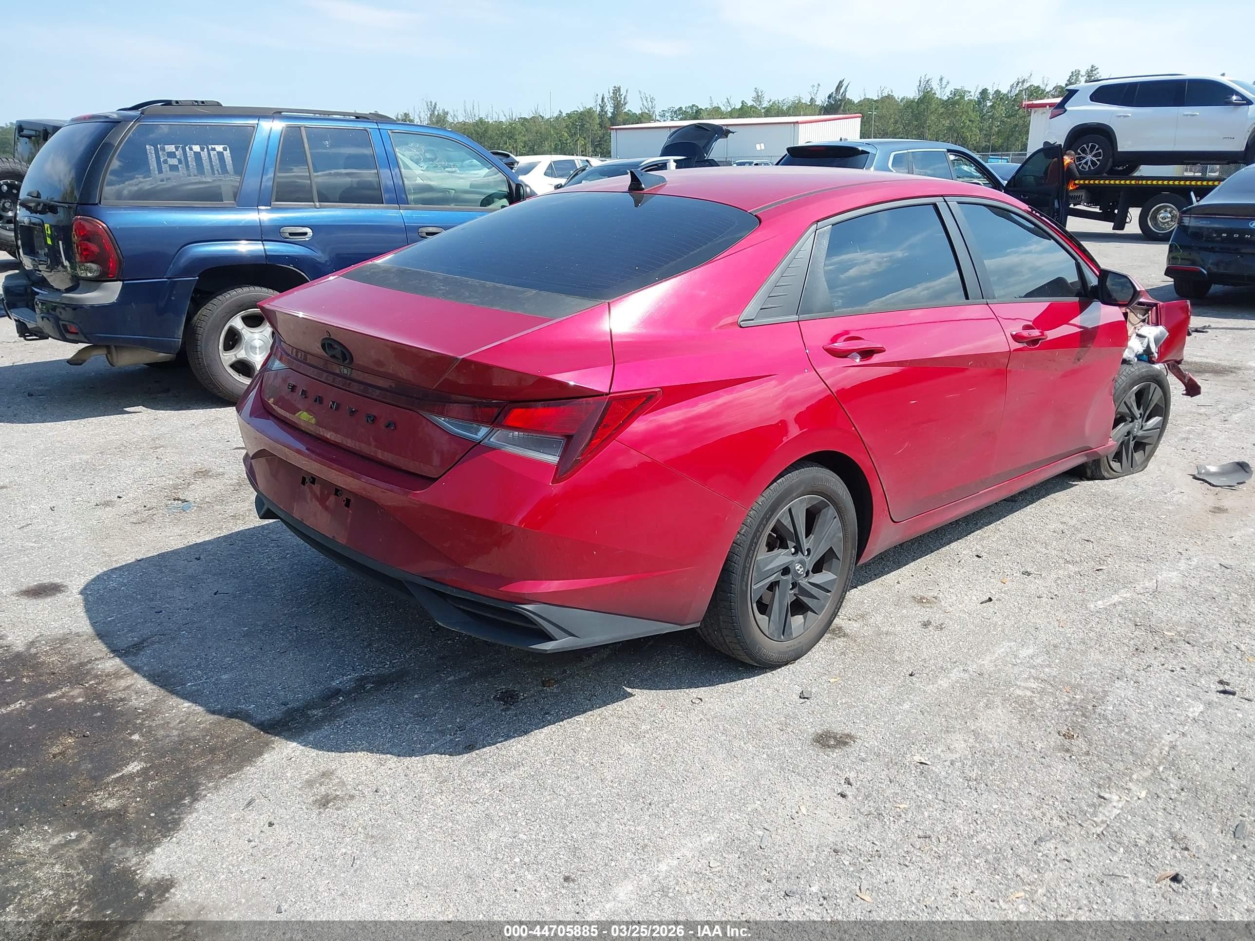 HYUNDAI ELANTRA image 4