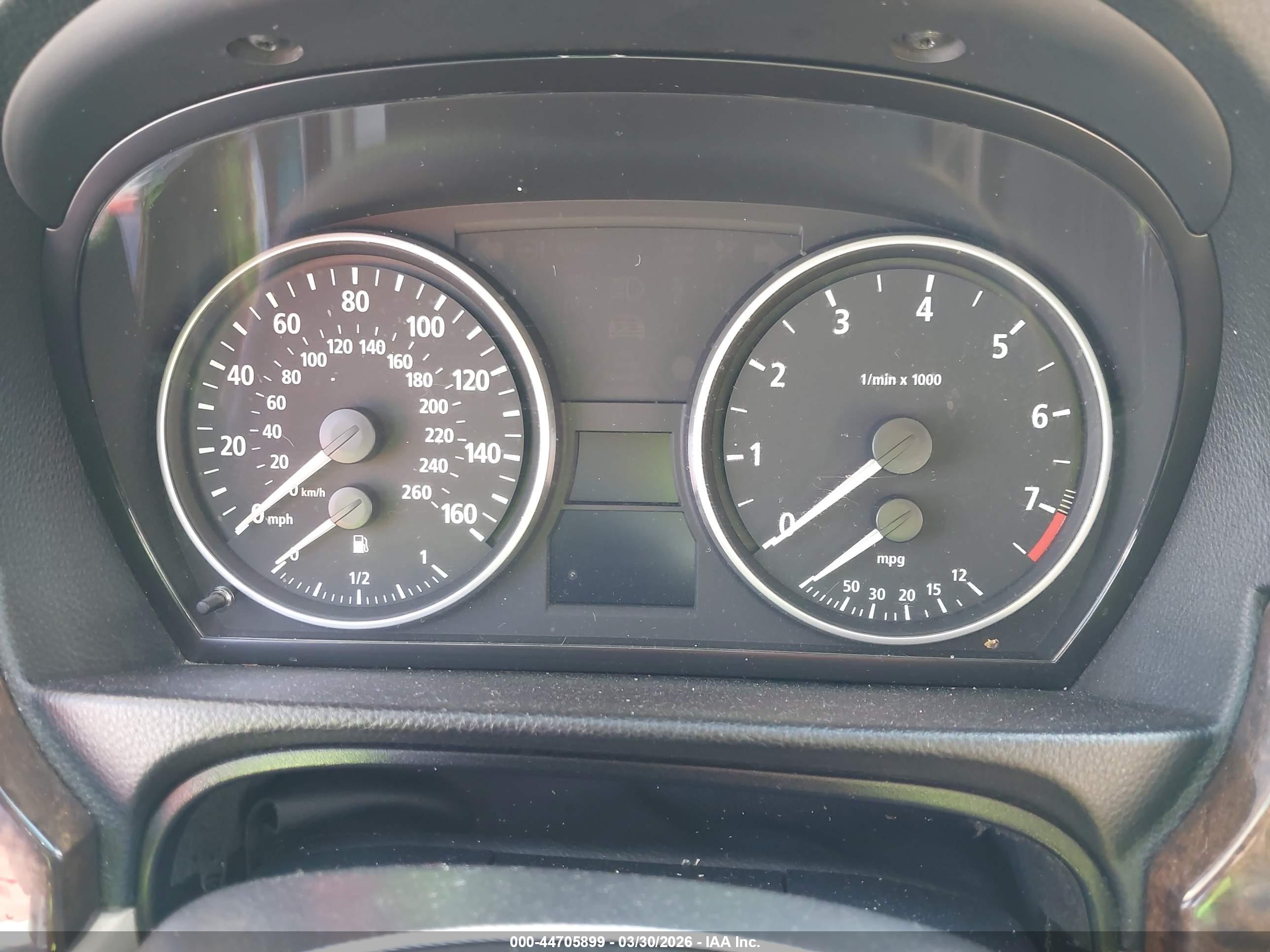 BMW 325I image 7