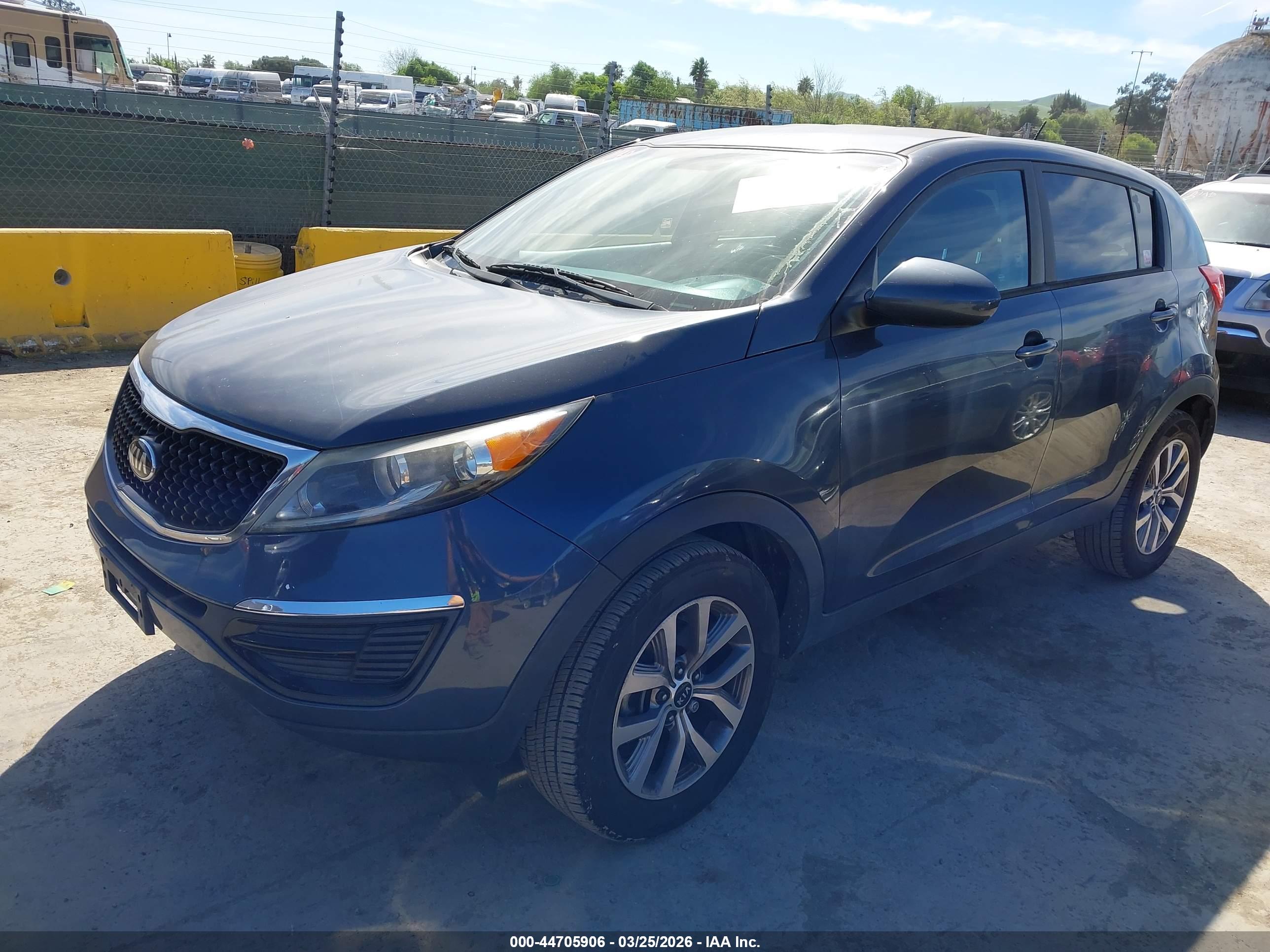 KIA SPORTAGE image 2