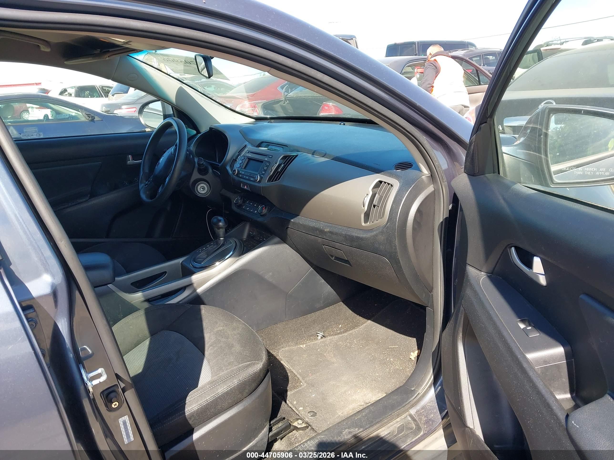 KIA SPORTAGE image 5