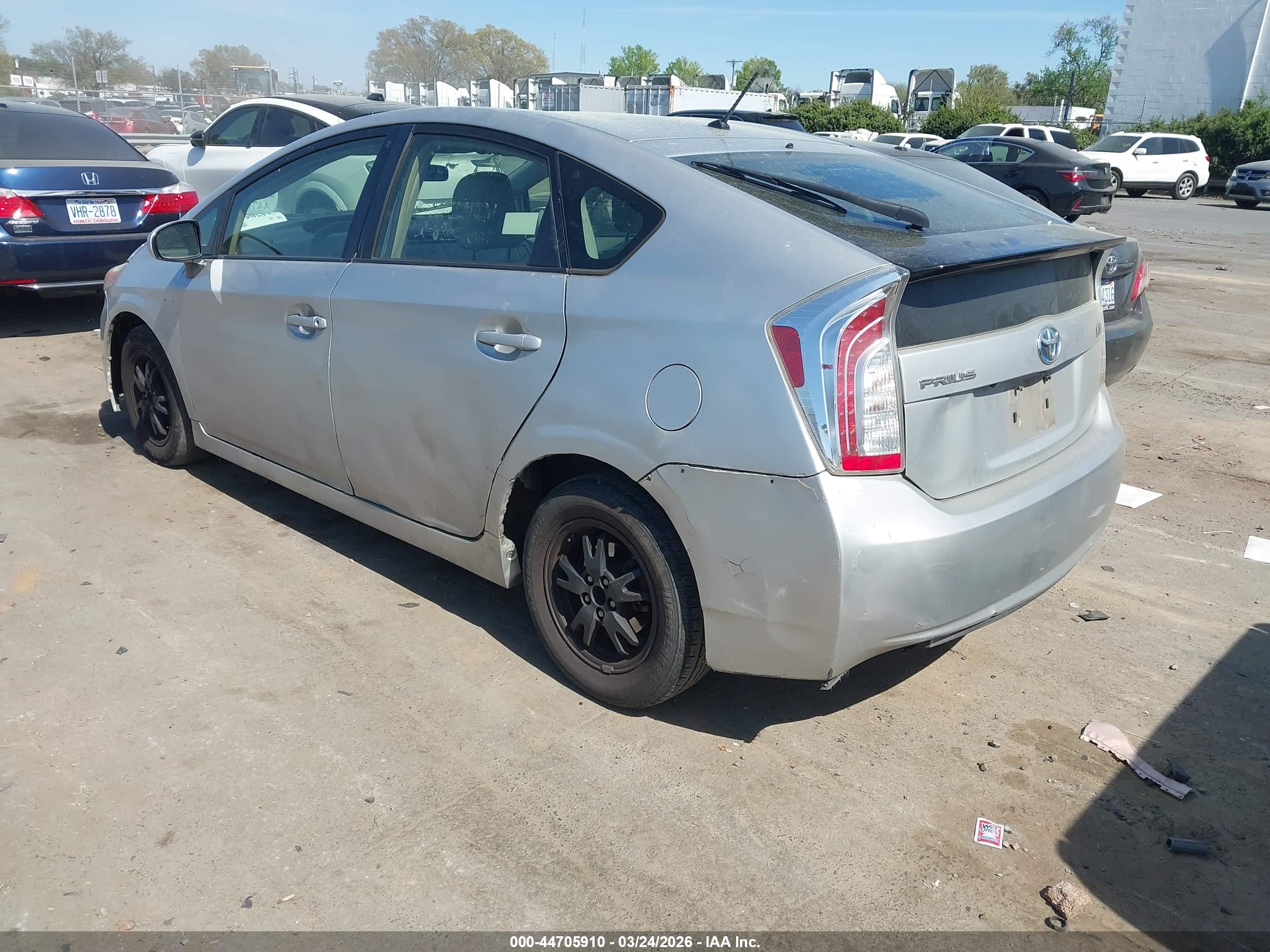 TOYOTA PRIUS image 3