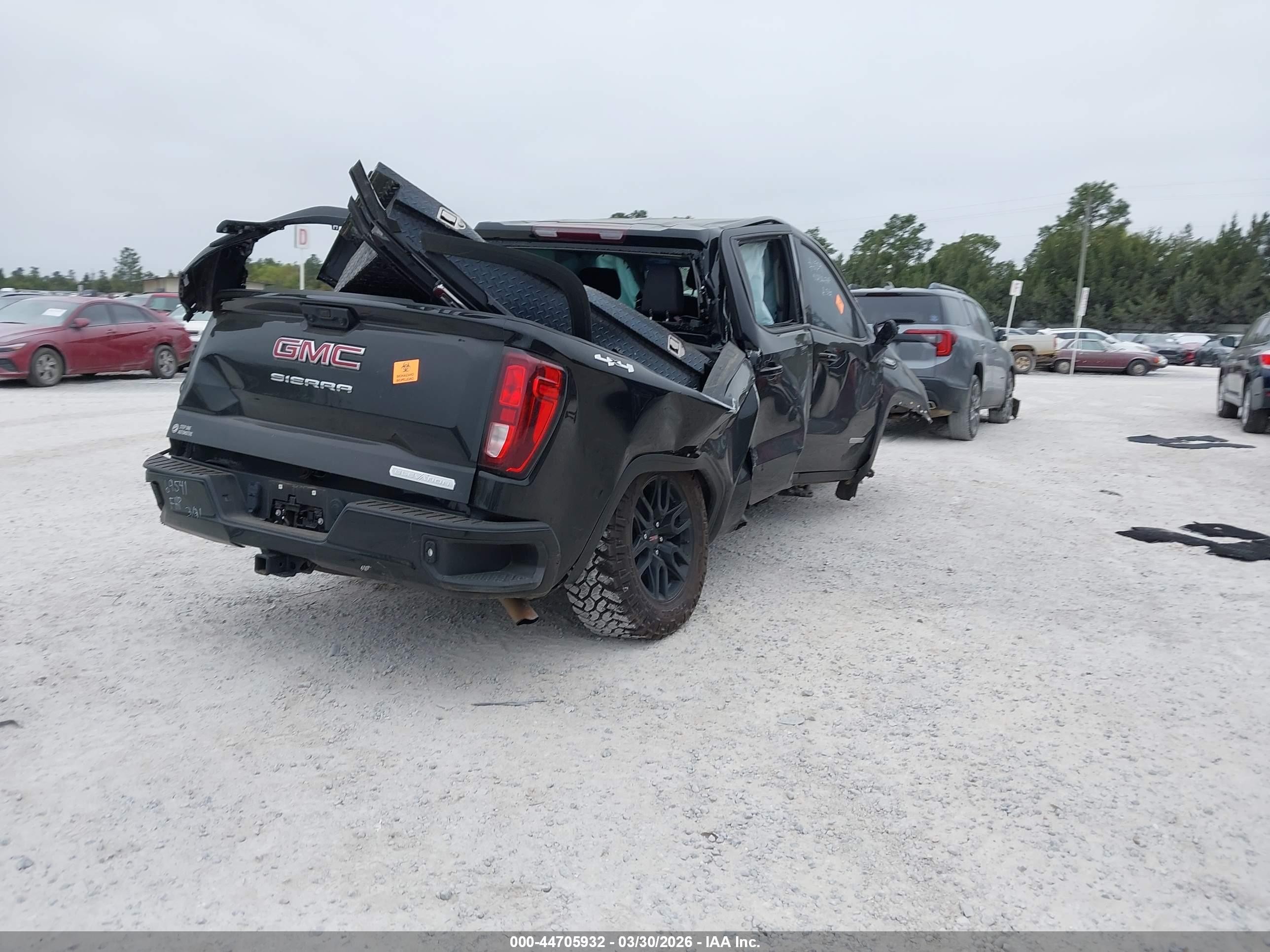 GMC SIERRA image 4