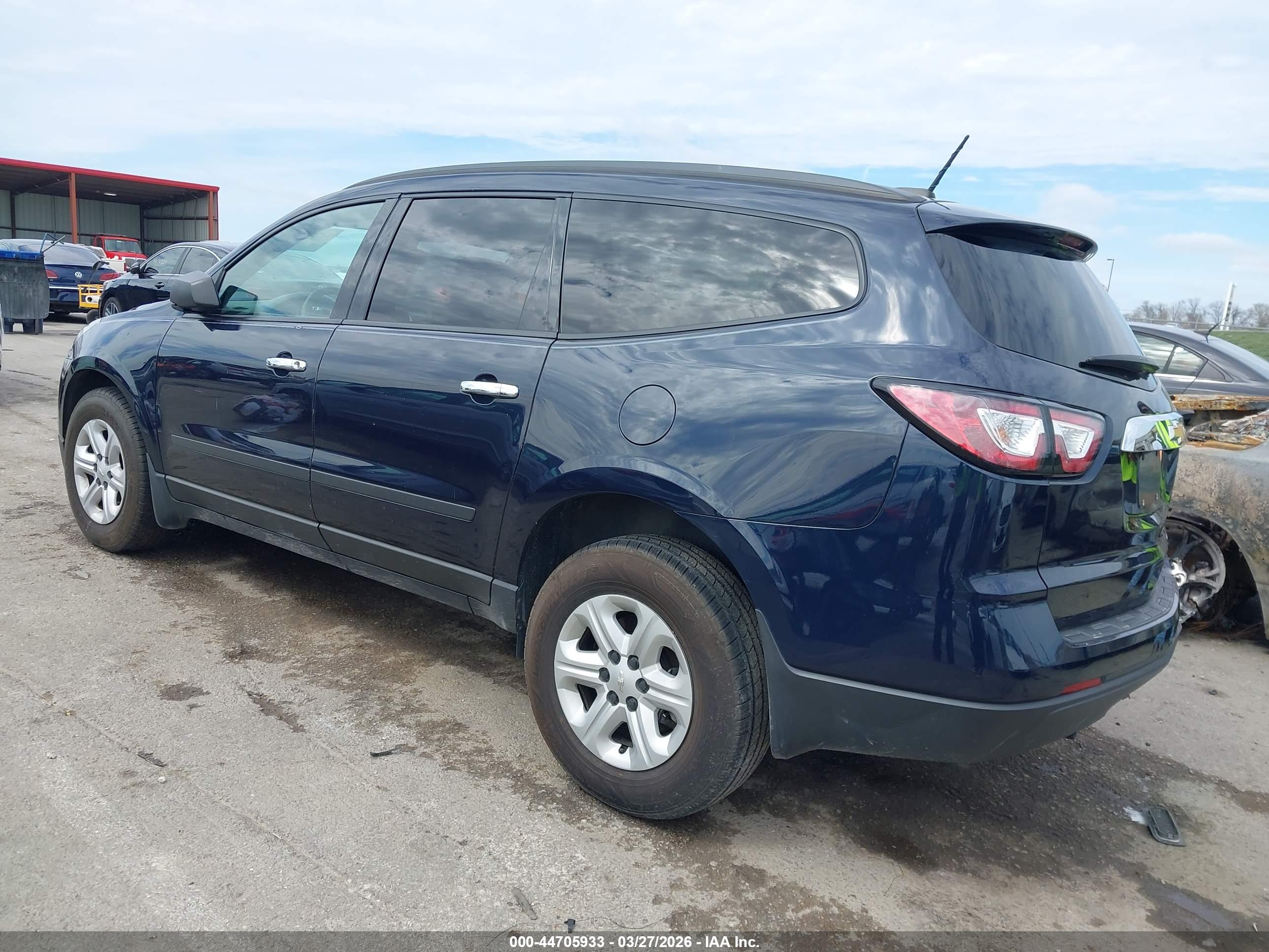 CHEVROLET TRAVERSE image 3