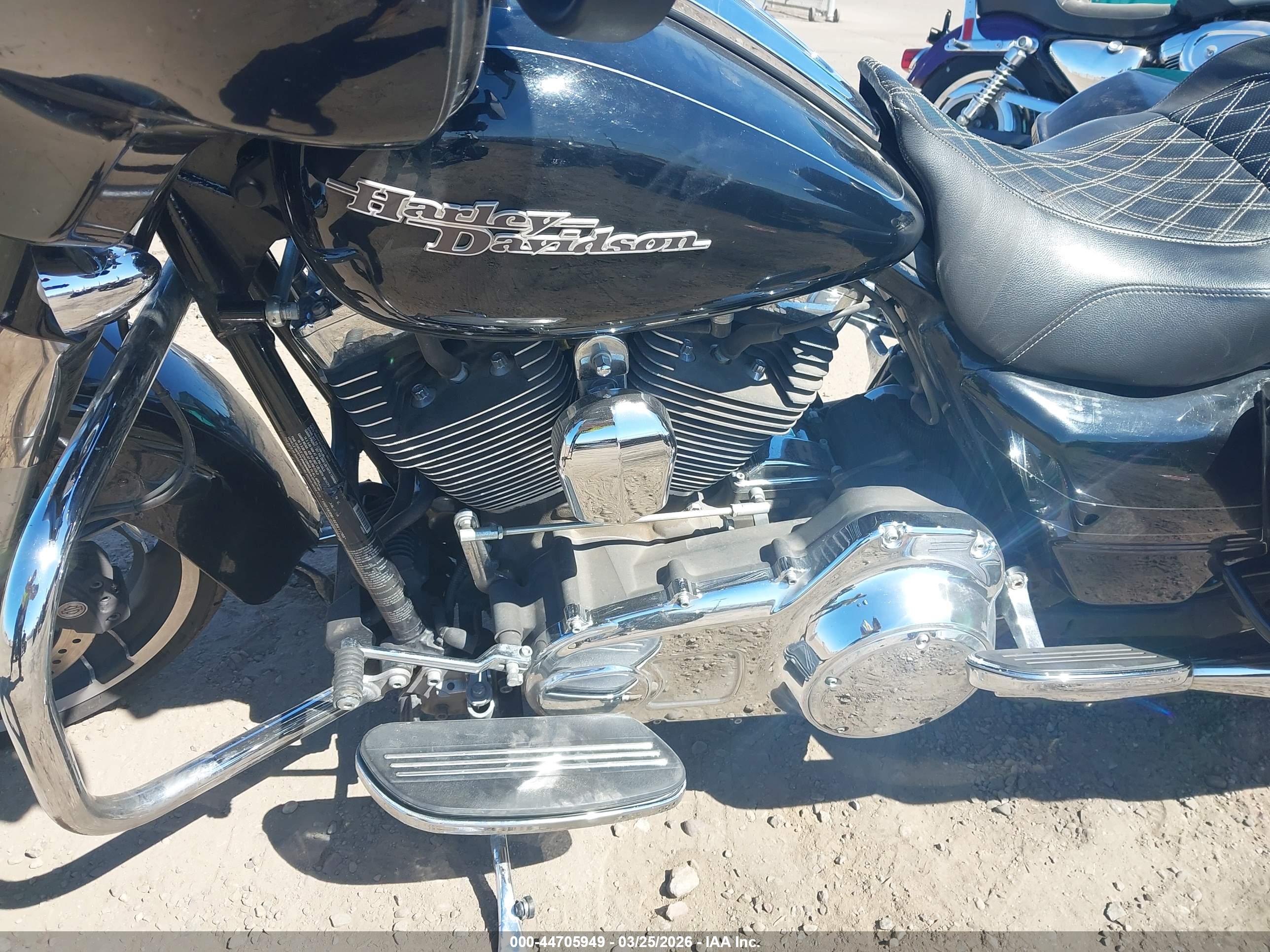 HARLEY-DAVIDSON FLHXS image 9