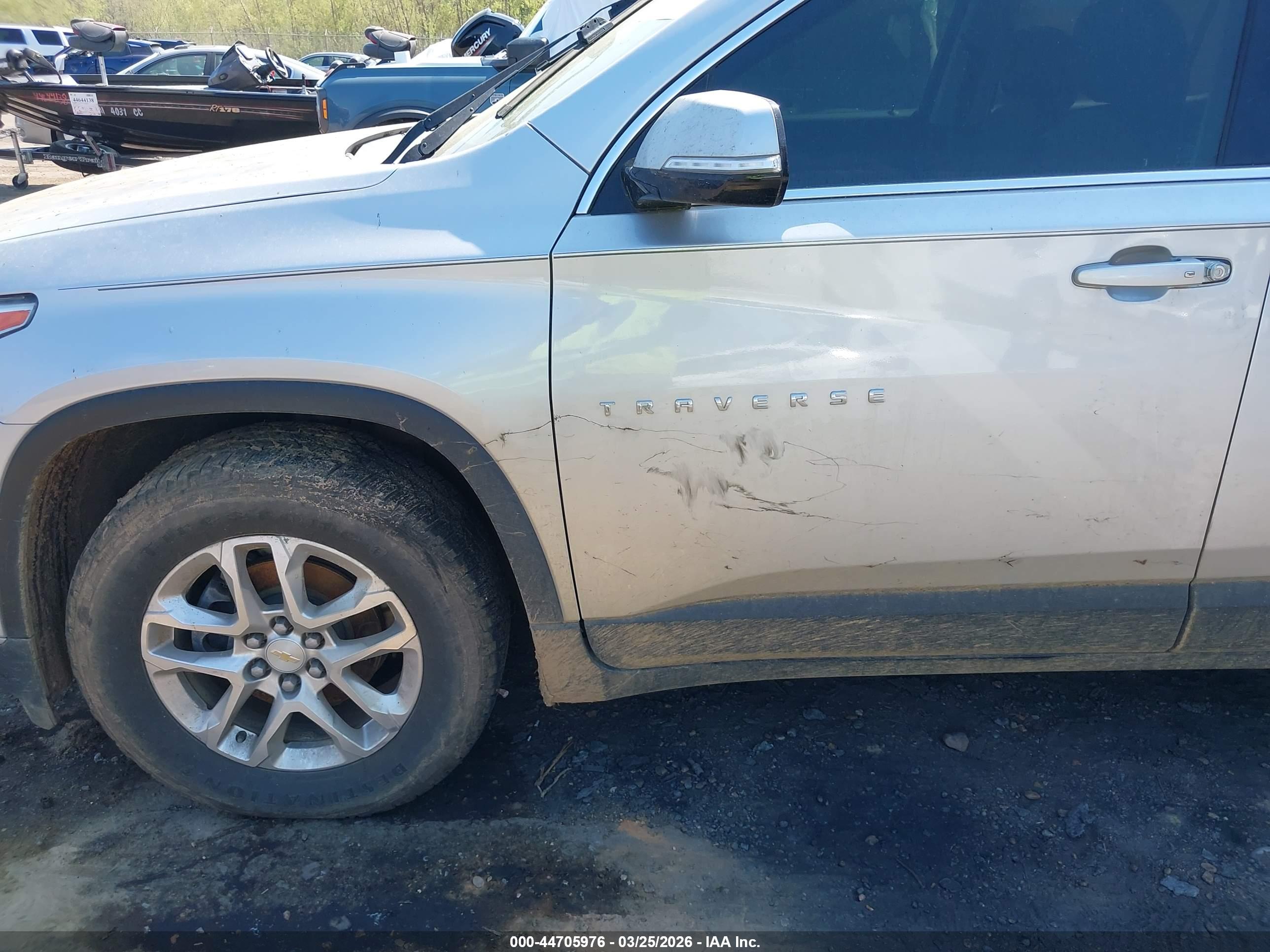 CHEVROLET TRAVERSE image 6