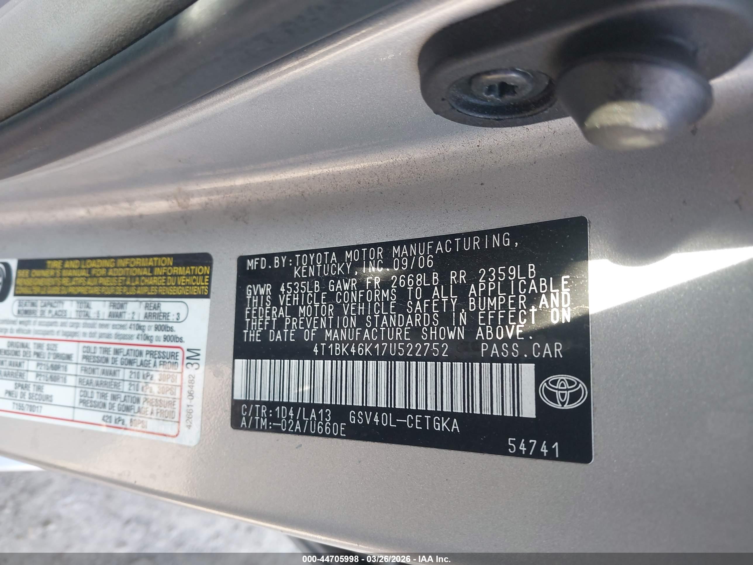 TOYOTA CAMRY image 9