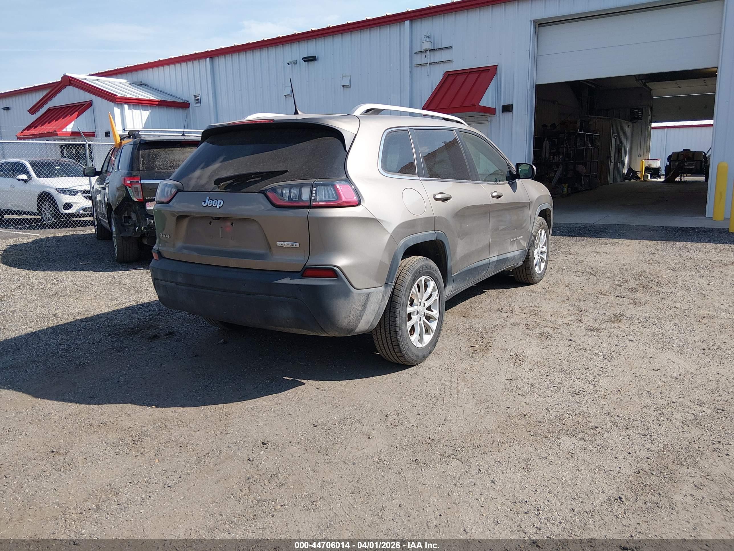 JEEP CHEROKEE image 4
