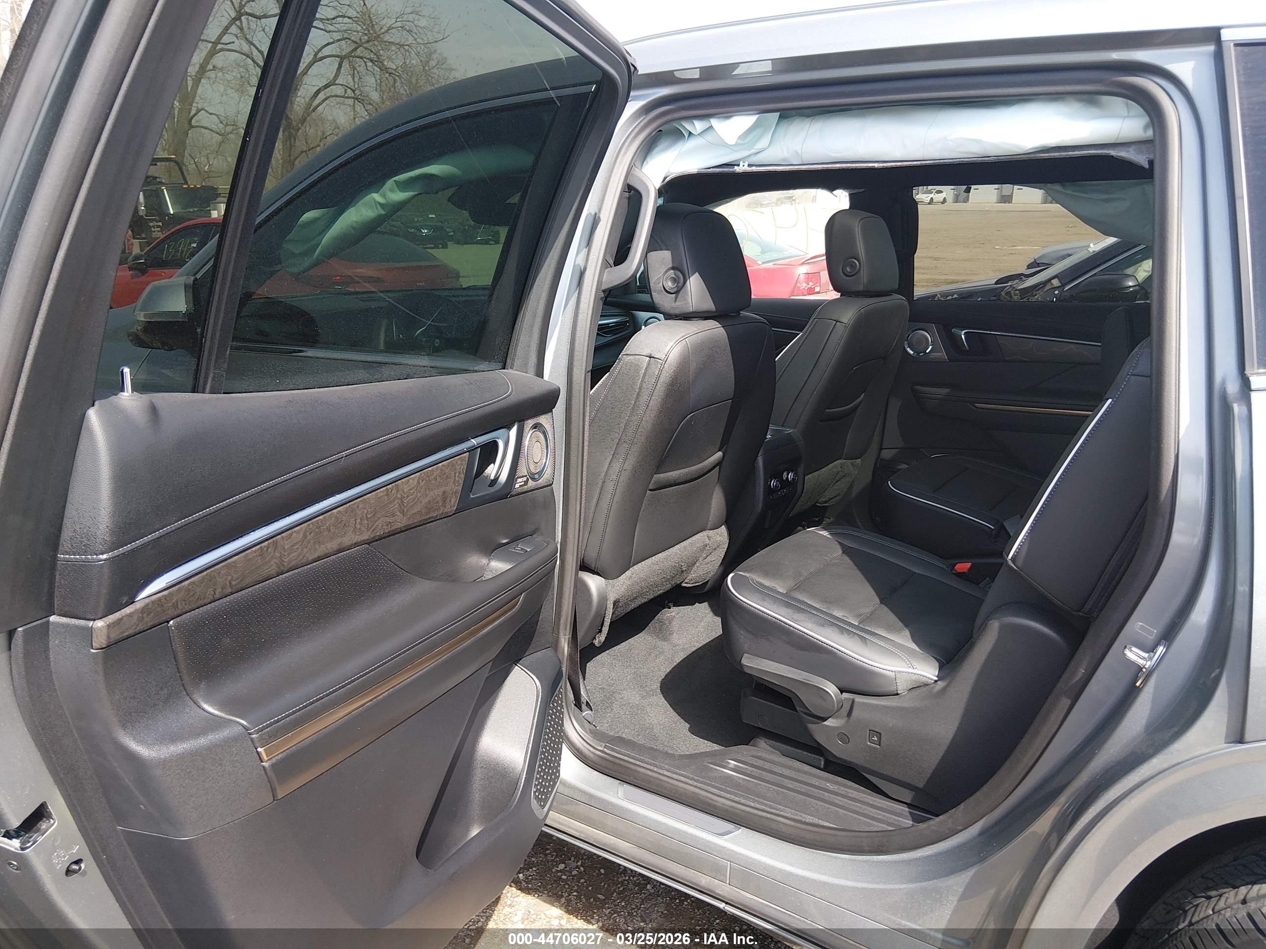 BUICK ENCLAVE image 8
