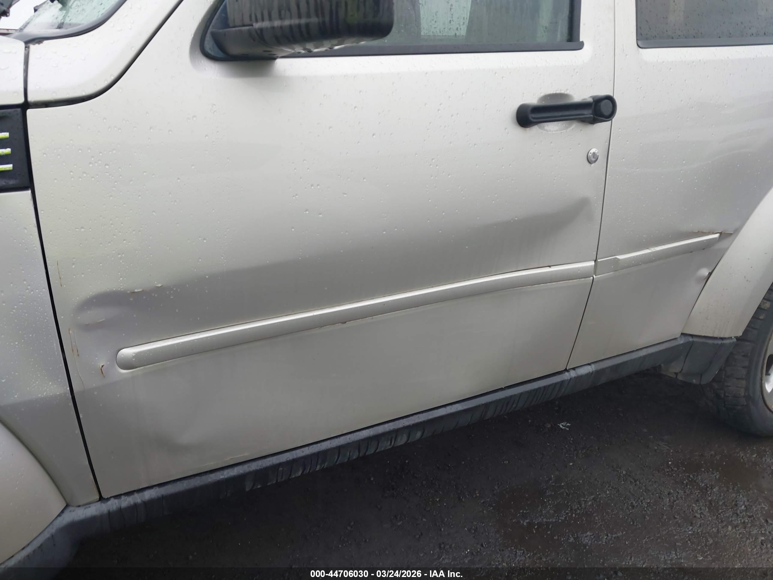 DODGE NITRO image 6