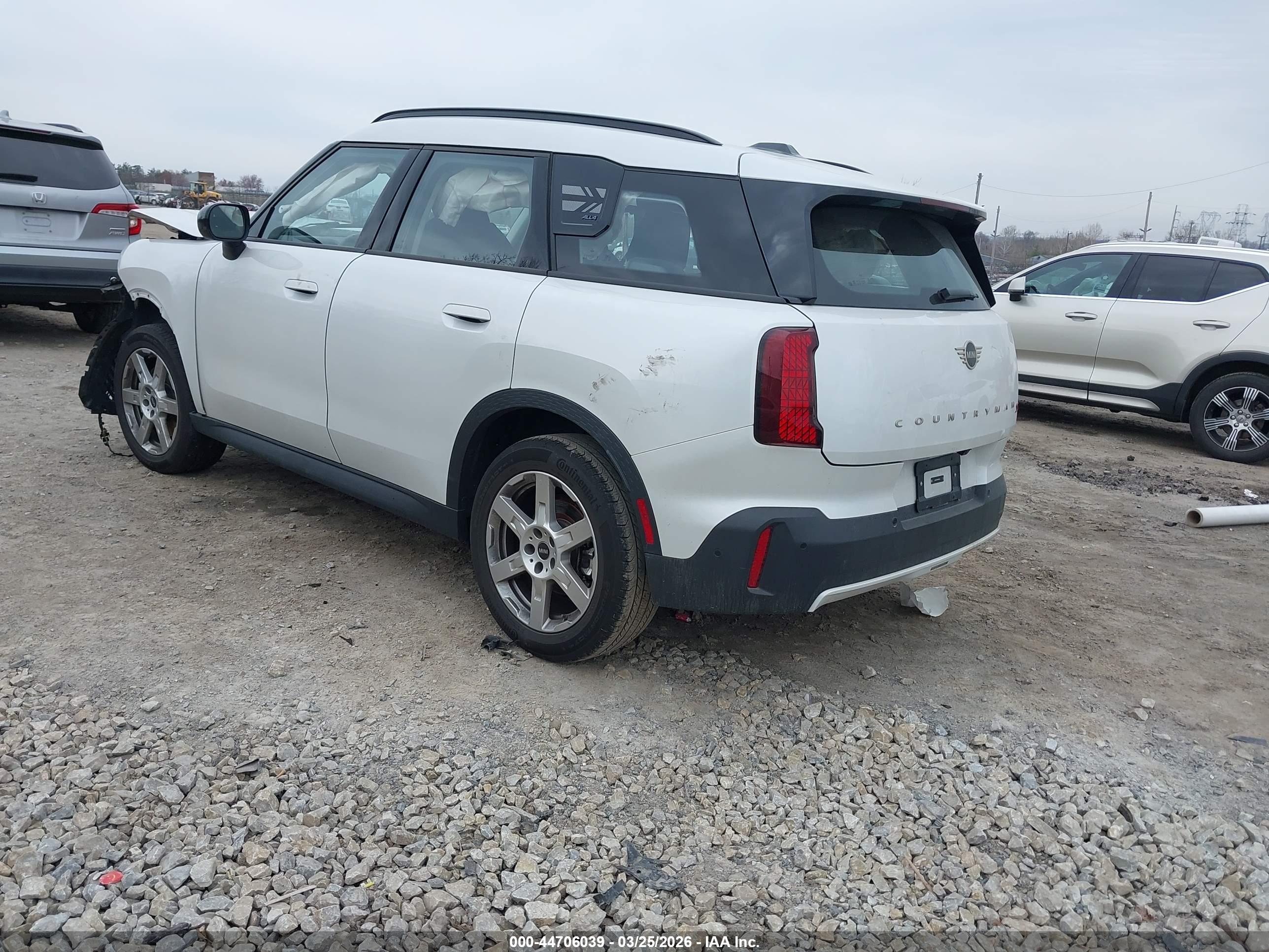 MINI COUNTRYMAN image 3