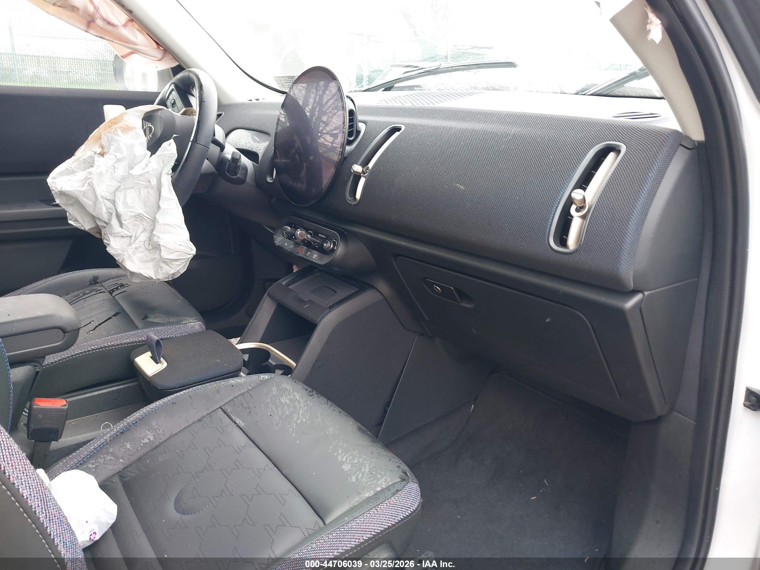 MINI COUNTRYMAN image 5