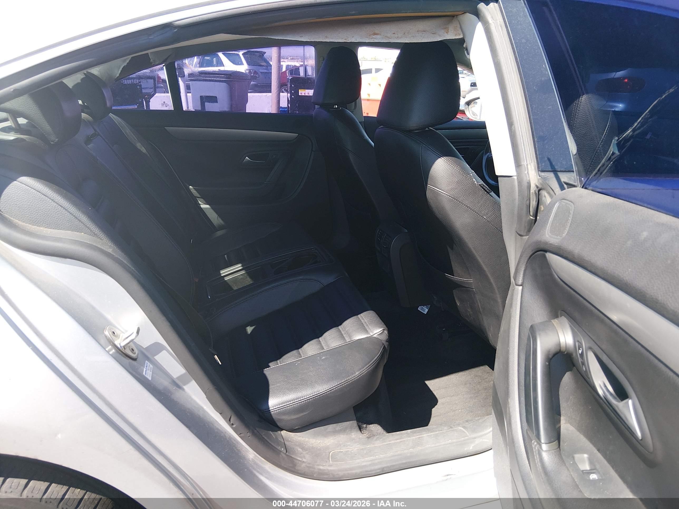 VOLKSWAGEN CC image 8