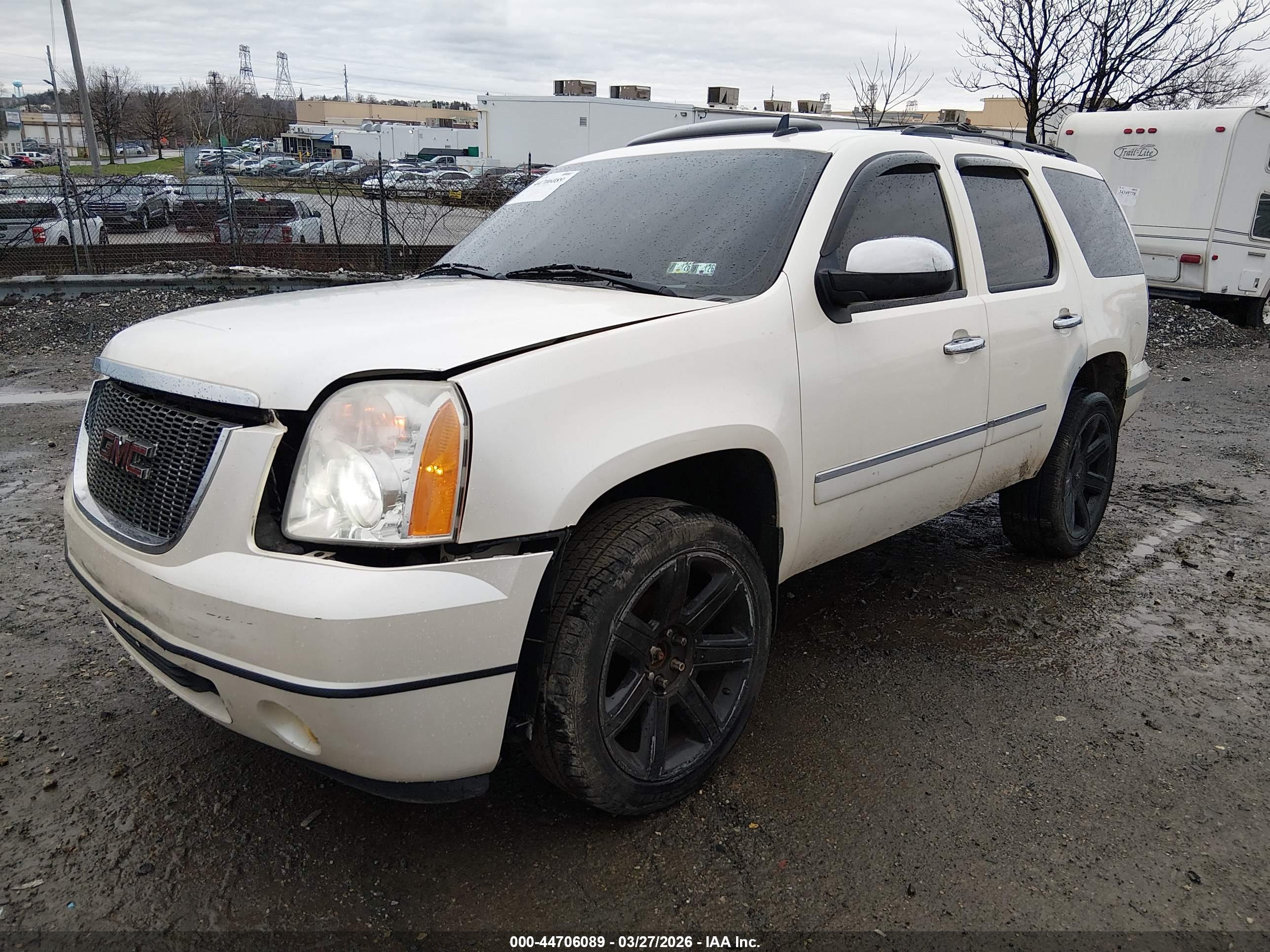 GMC YUKON image 2