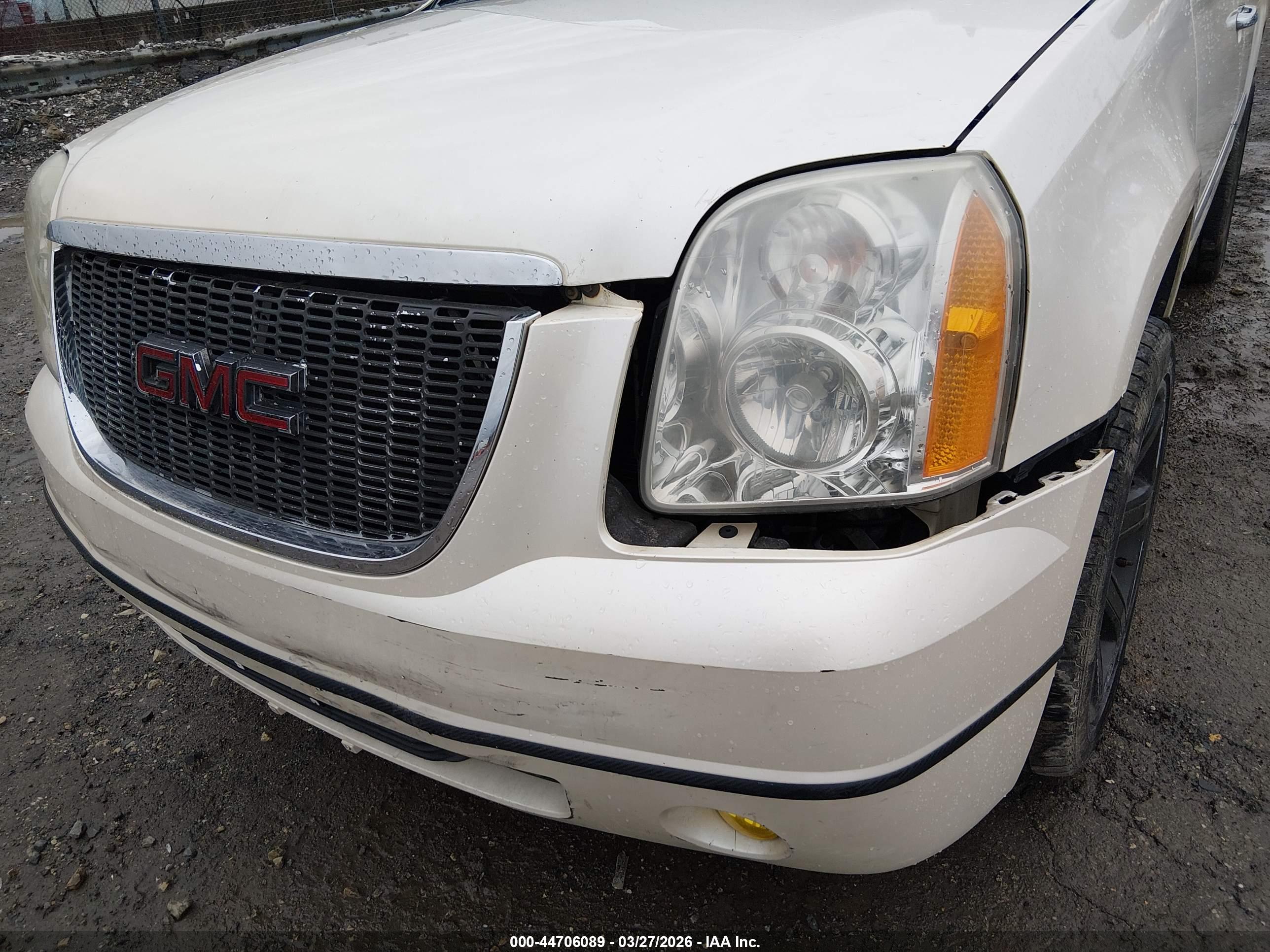 GMC YUKON image 6