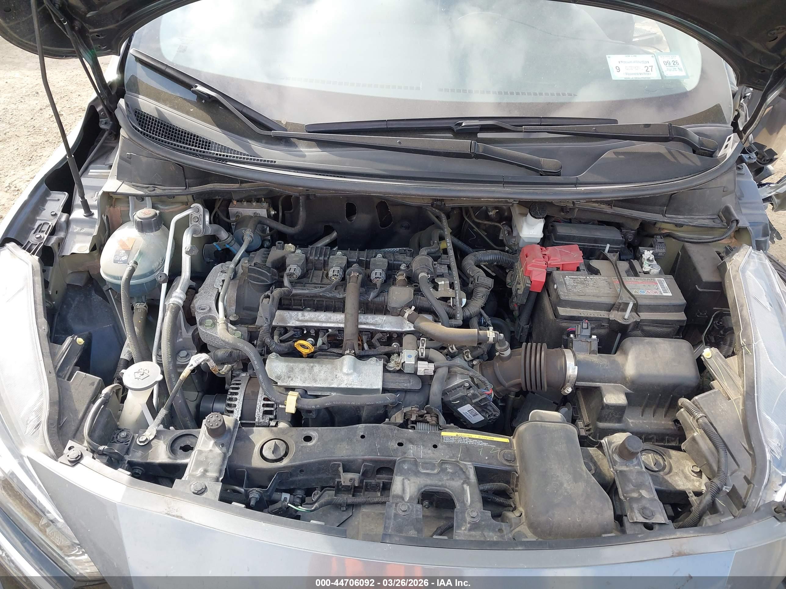 NISSAN VERSA image 10