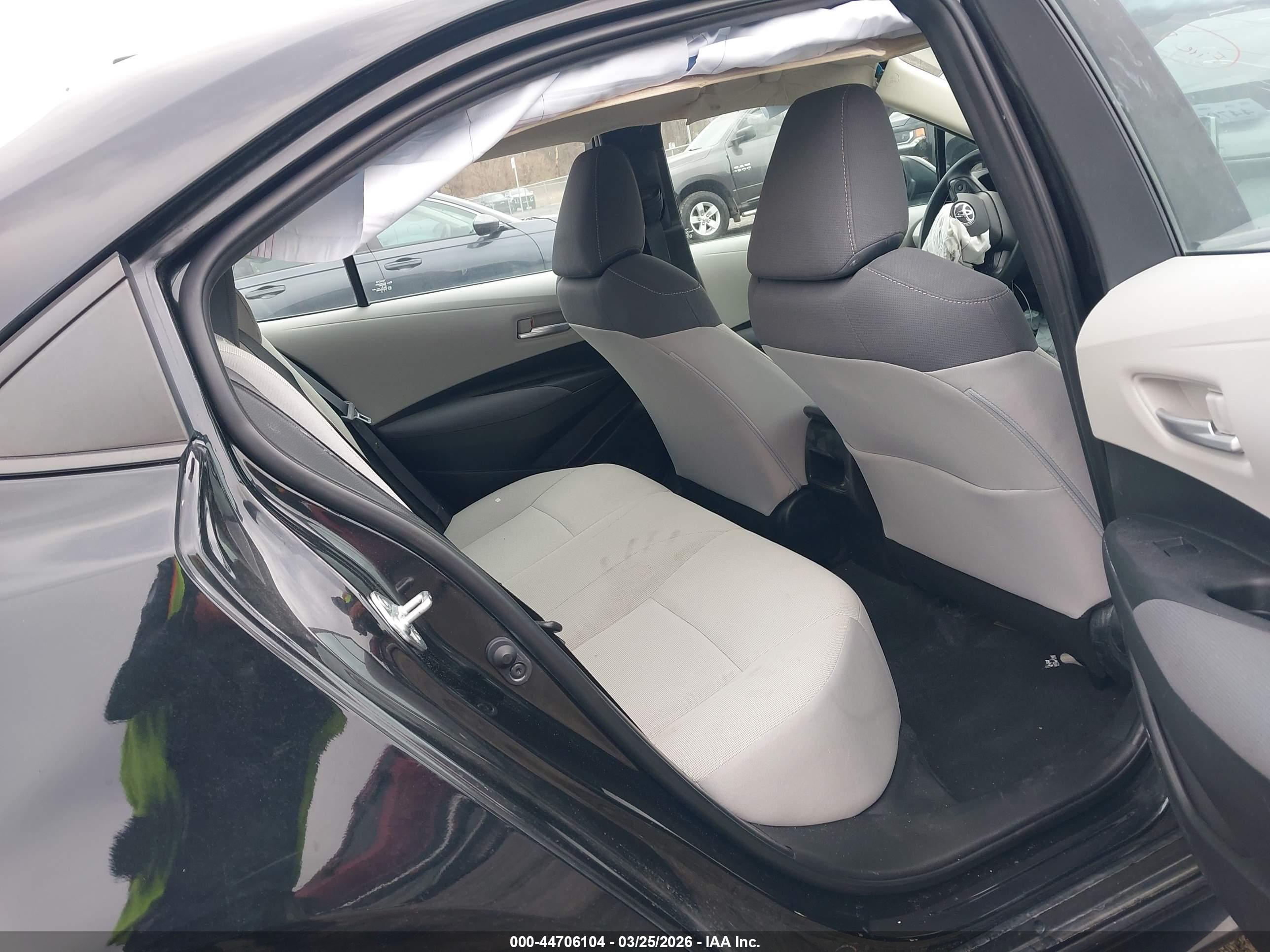 TOYOTA COROLLA image 8