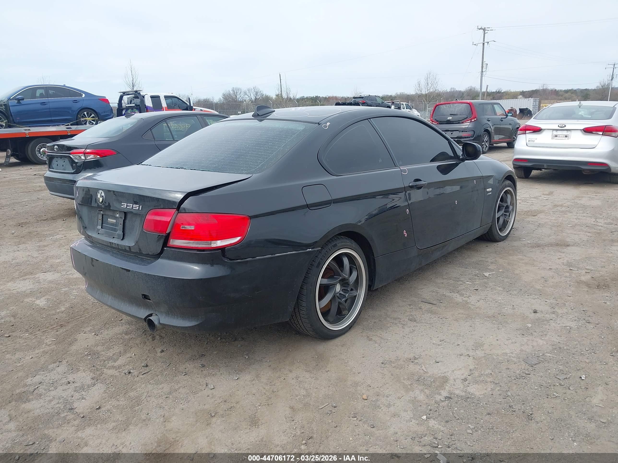 BMW 335I image 4