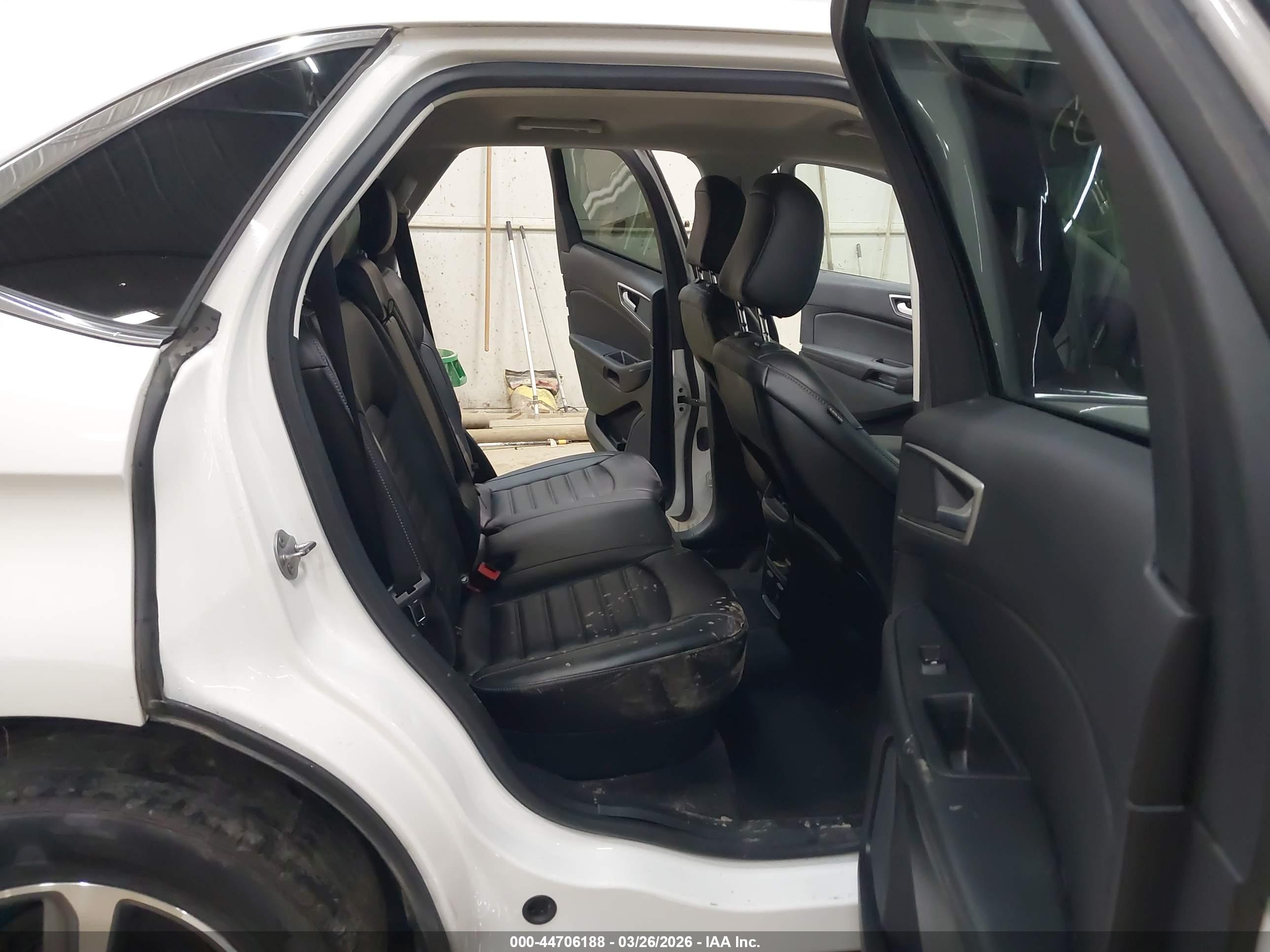 FORD EDGE image 8