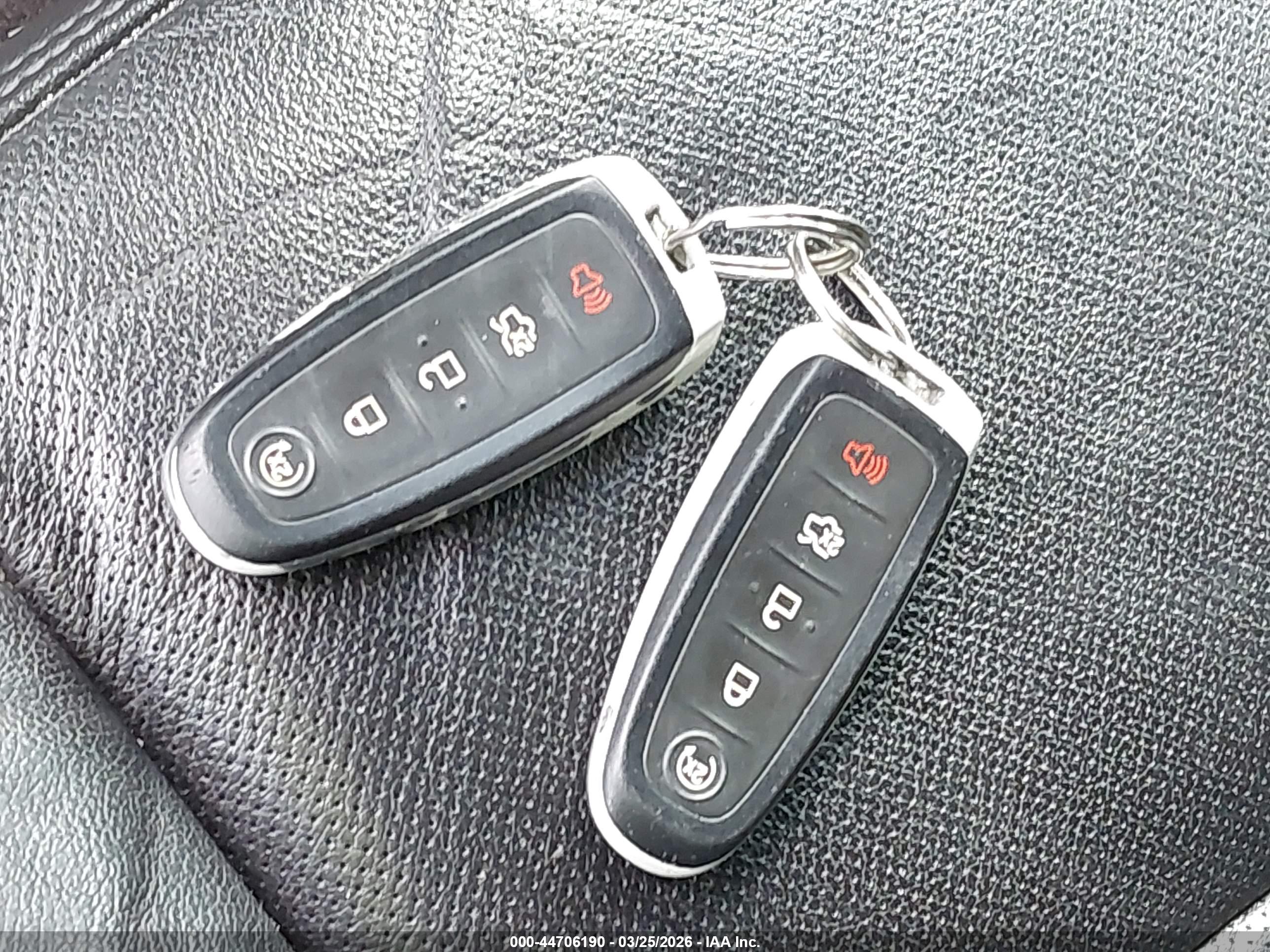 LINCOLN MKS image 11