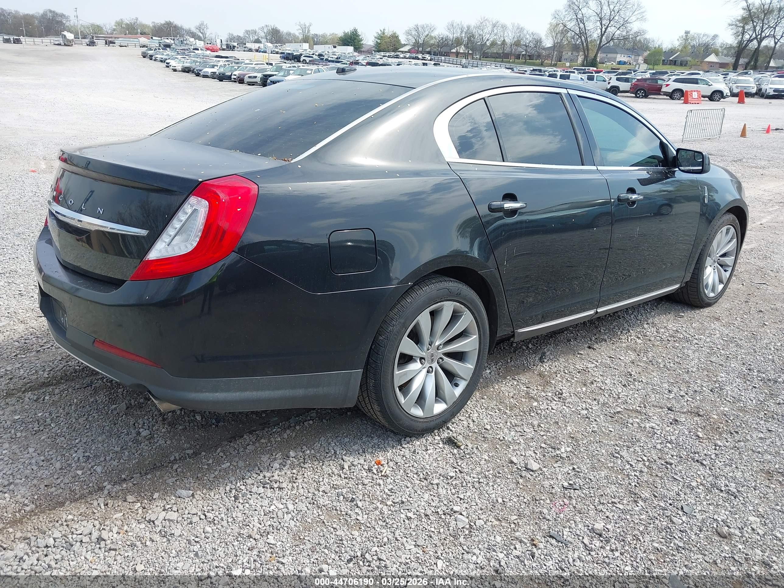 LINCOLN MKS image 4
