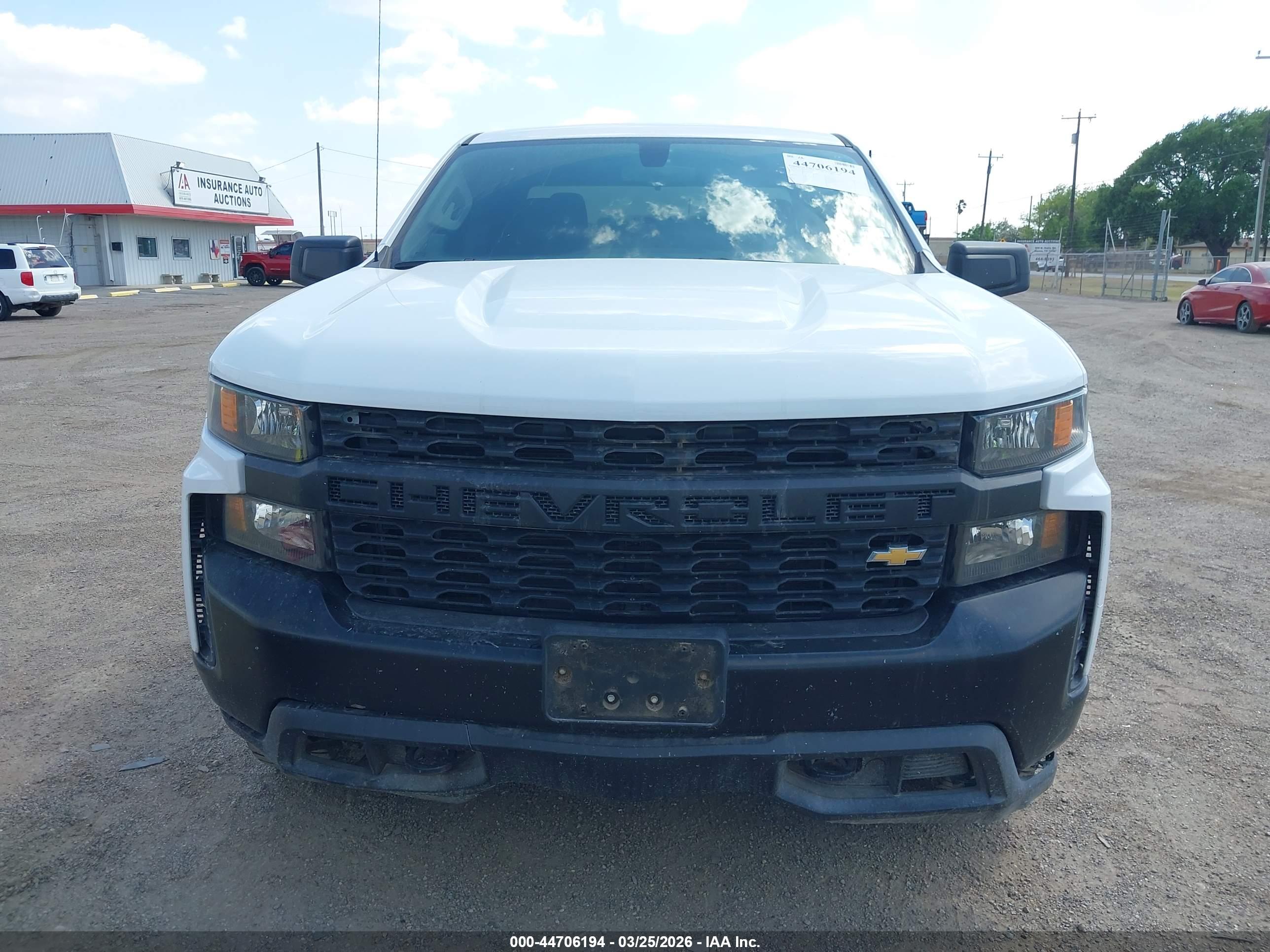 CHEVROLET SILVERADO image 6