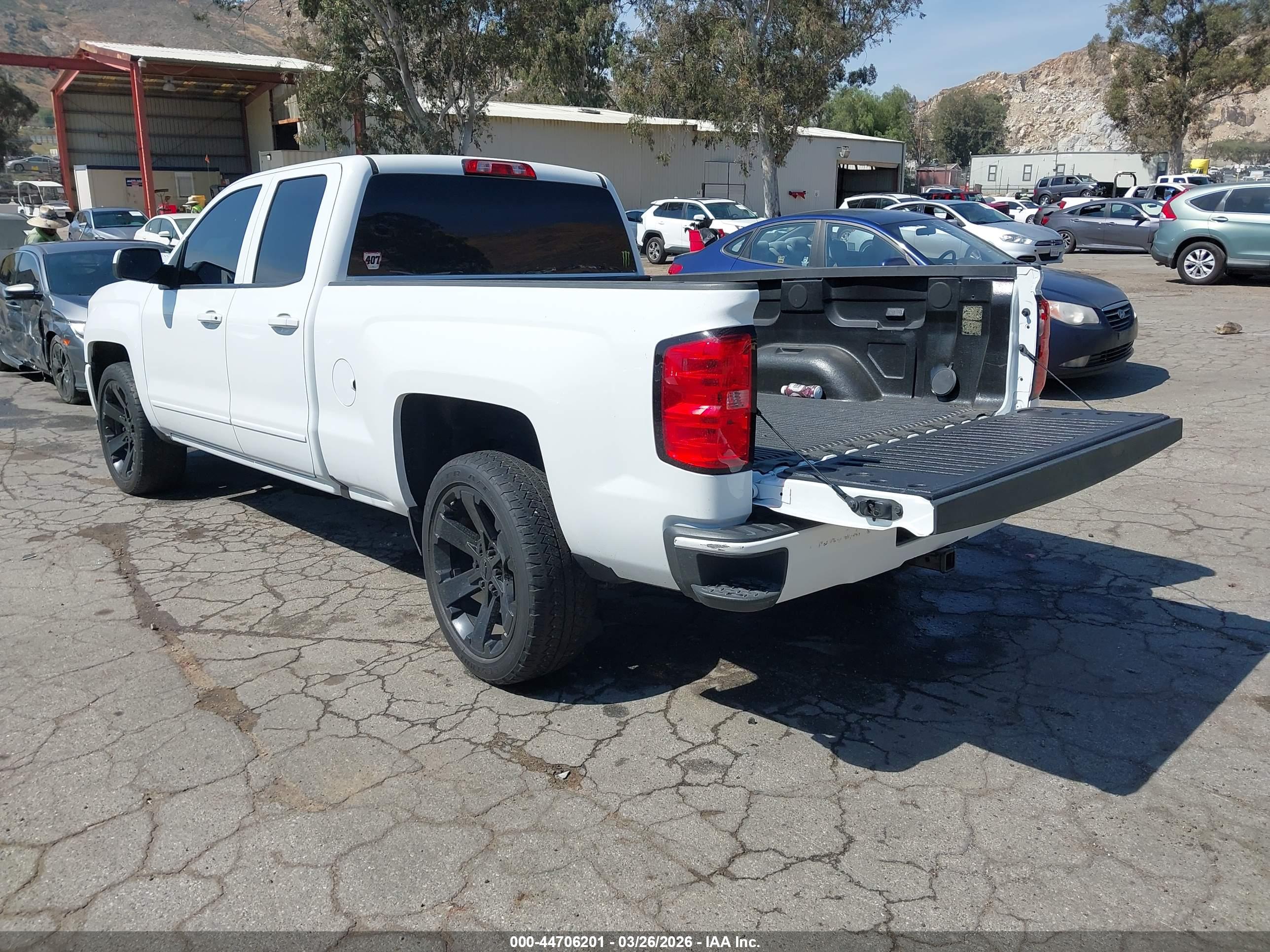 CHEVROLET SILVERADO image 3