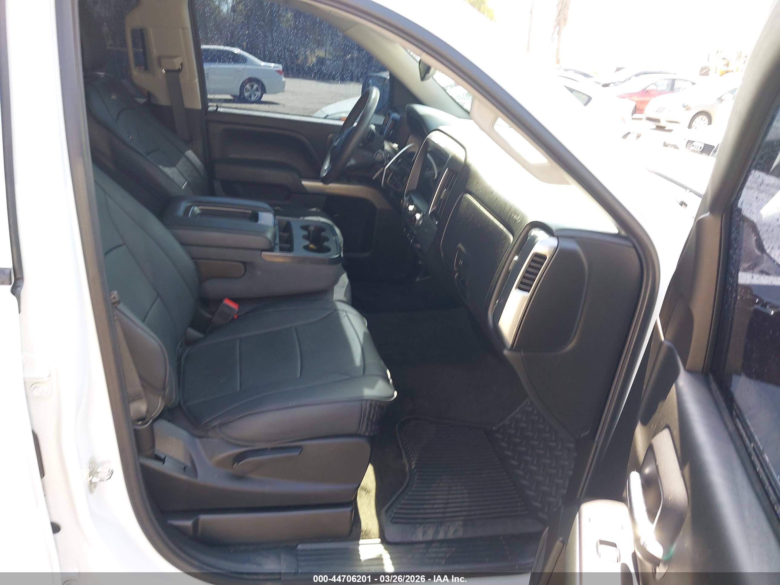 CHEVROLET SILVERADO image 5