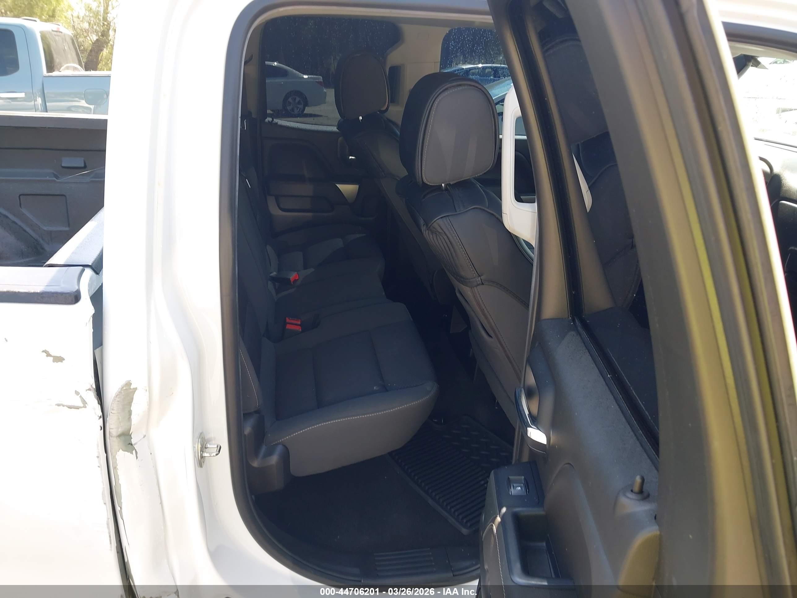 CHEVROLET SILVERADO image 8