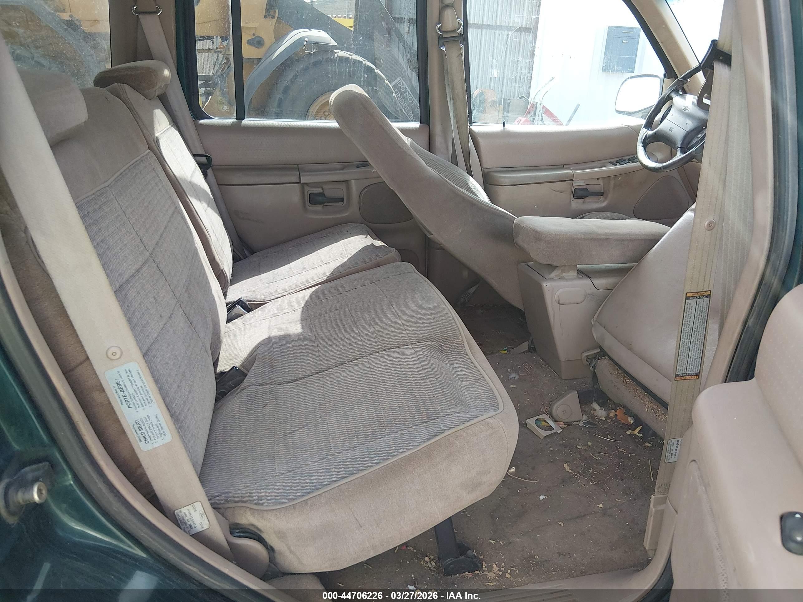 FORD EXPLORER image 8