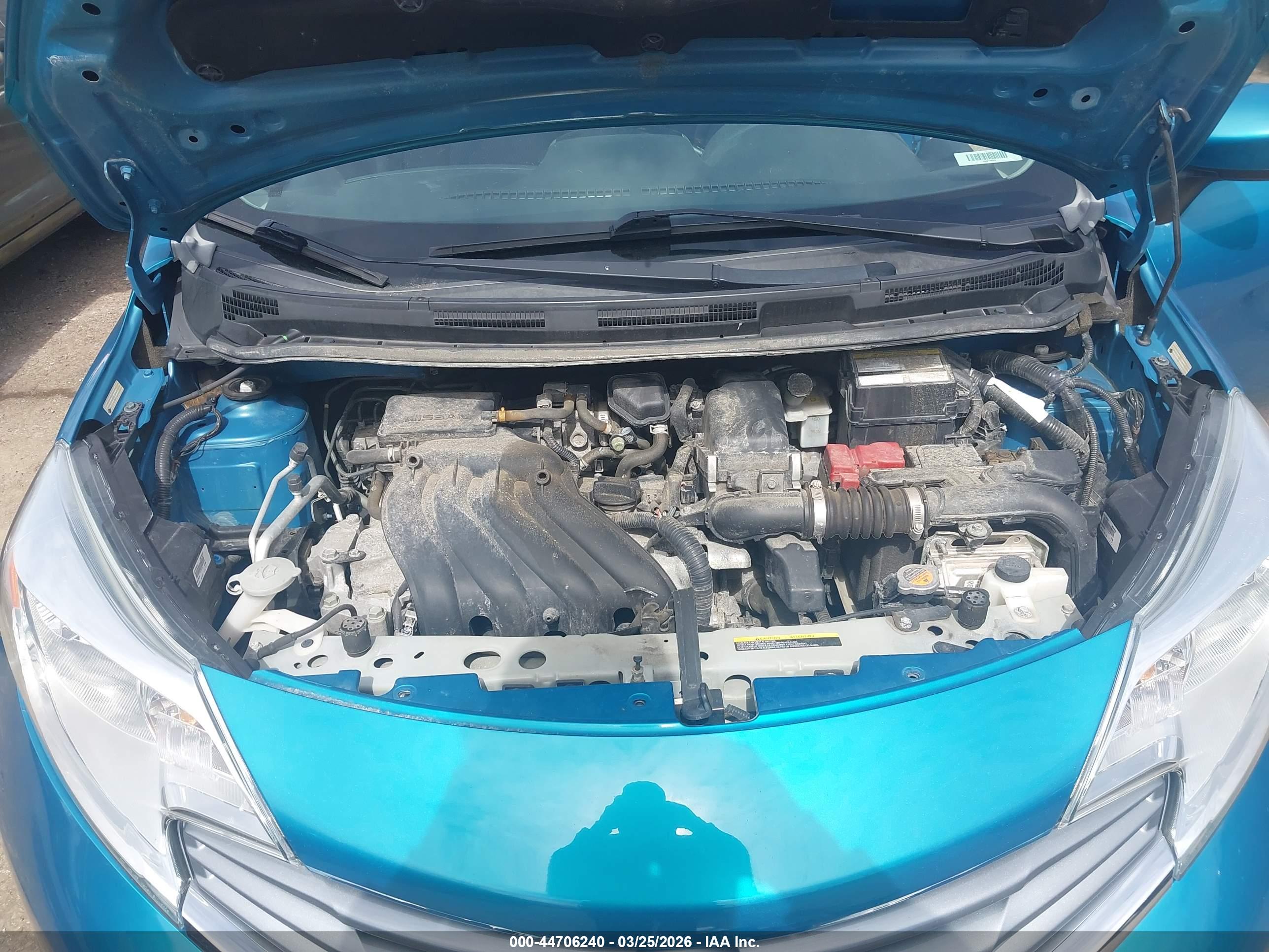 NISSAN VERSA image 10